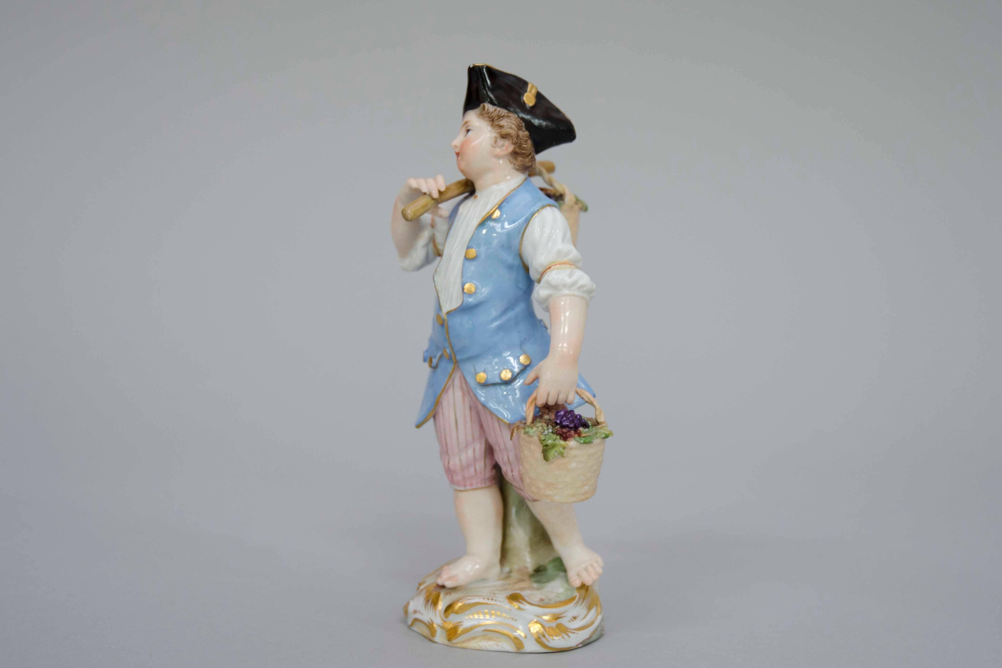 19th Century Meissen Porcelain Figures, Gardening Couple of Children In Excellent Condition For Sale In Brussels, BE
