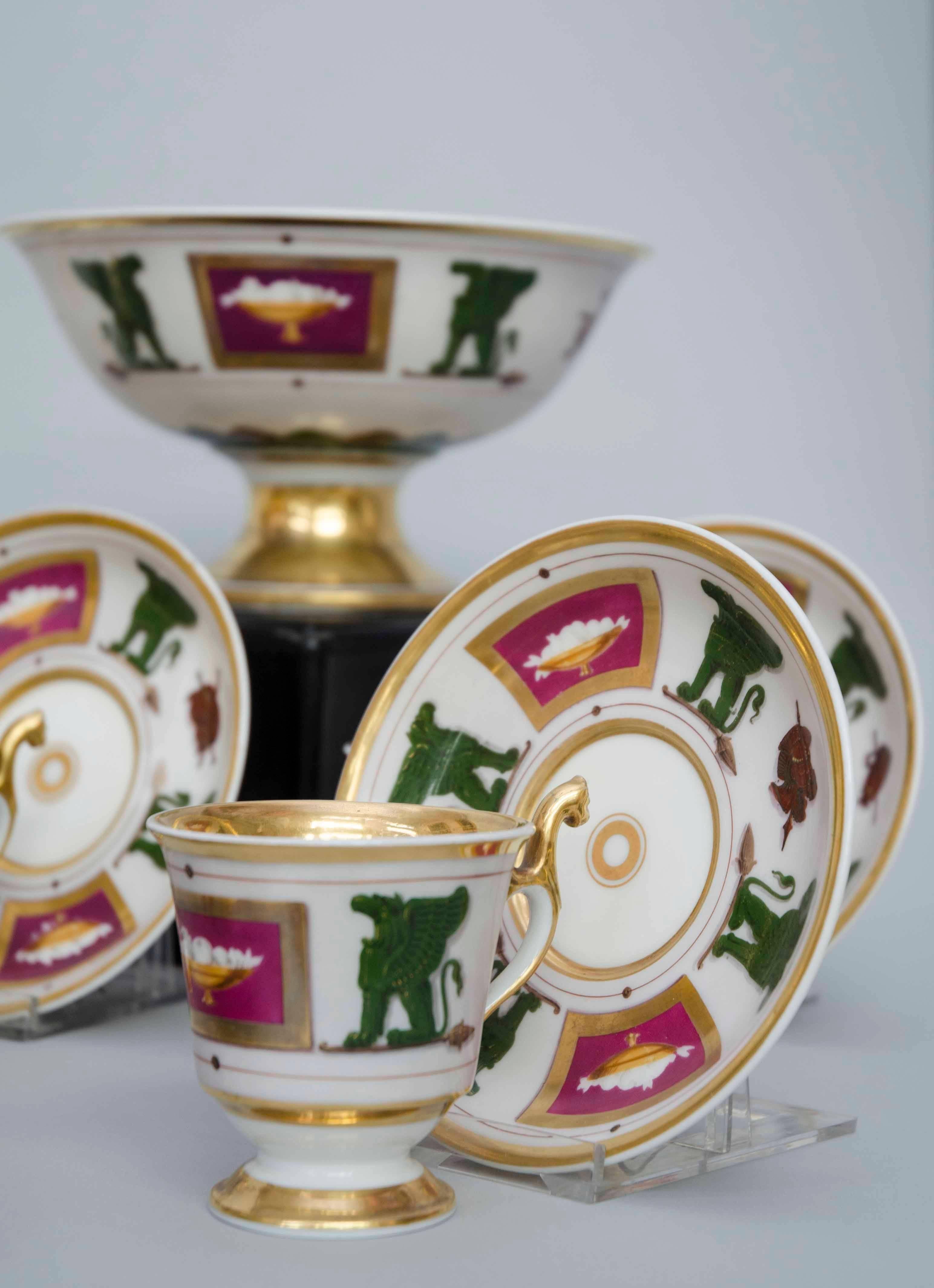Early 19th Century Royal Worcester Tea and Coffee Service, Neoclassical Decor In Excellent Condition For Sale In Brussels, BE