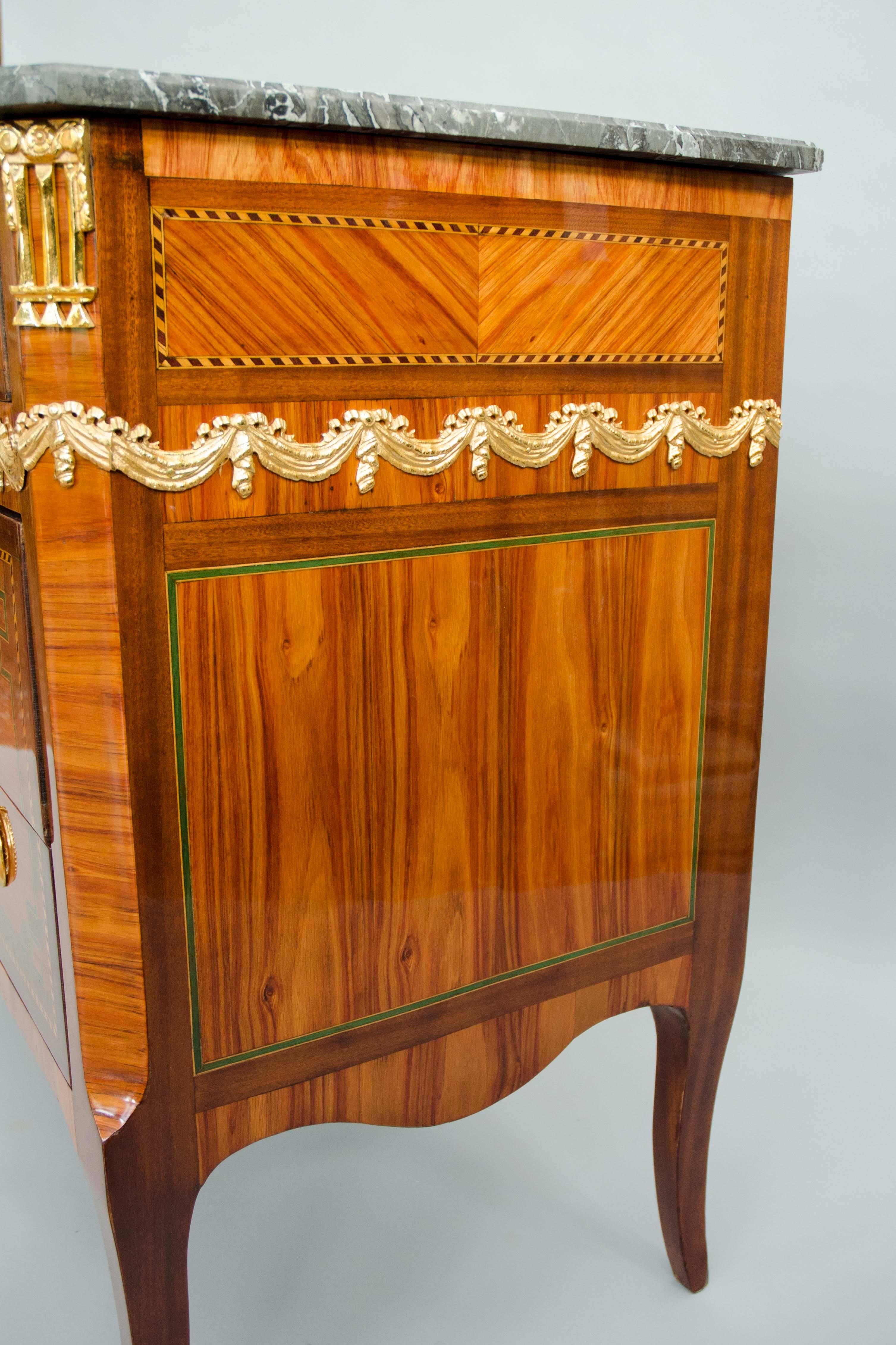 19th Century Transition Style Rosewood and Mahogany Veneer Commode For Sale 1