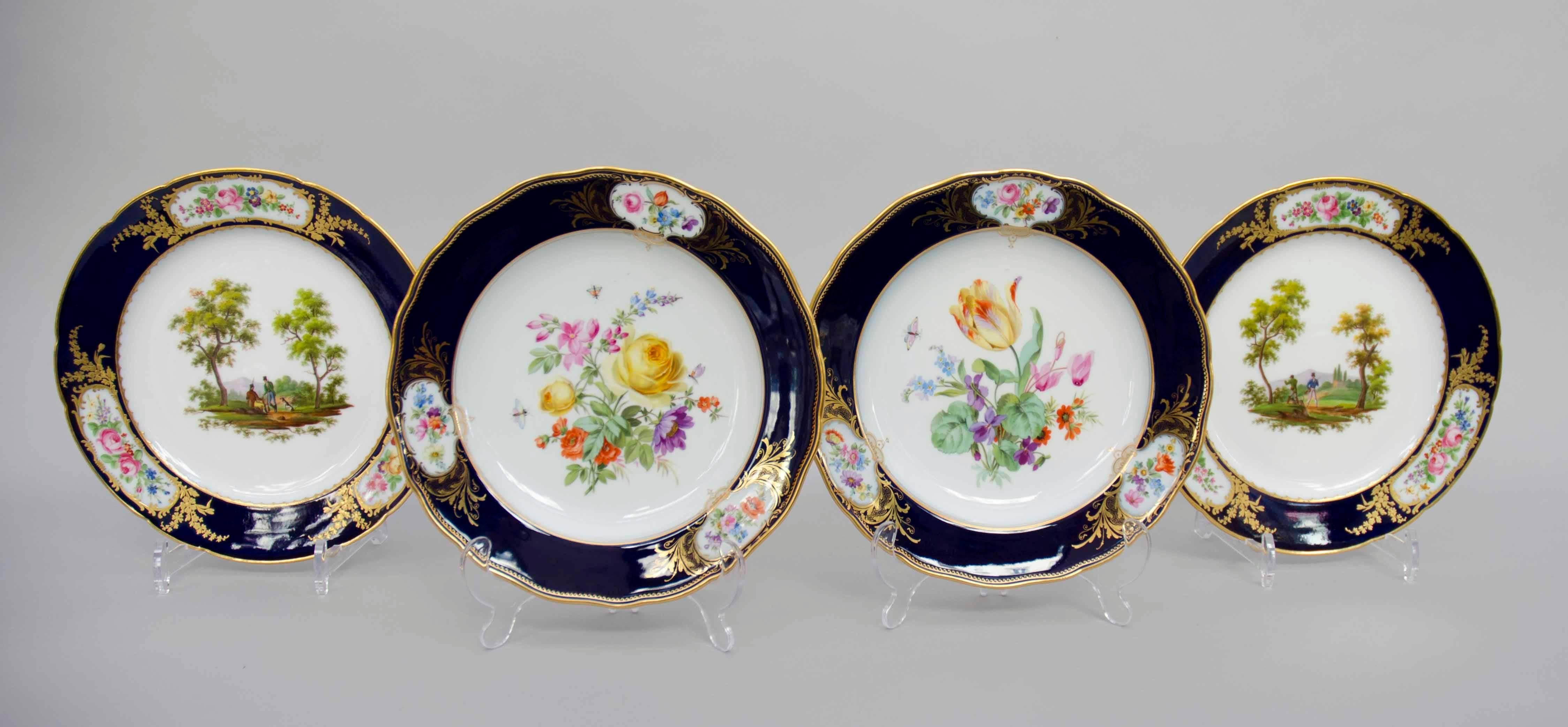French Late 19th Century Pair of Porcelain Plates, Hunting Scenes, Paris In Excellent Condition For Sale In Brussels, BE