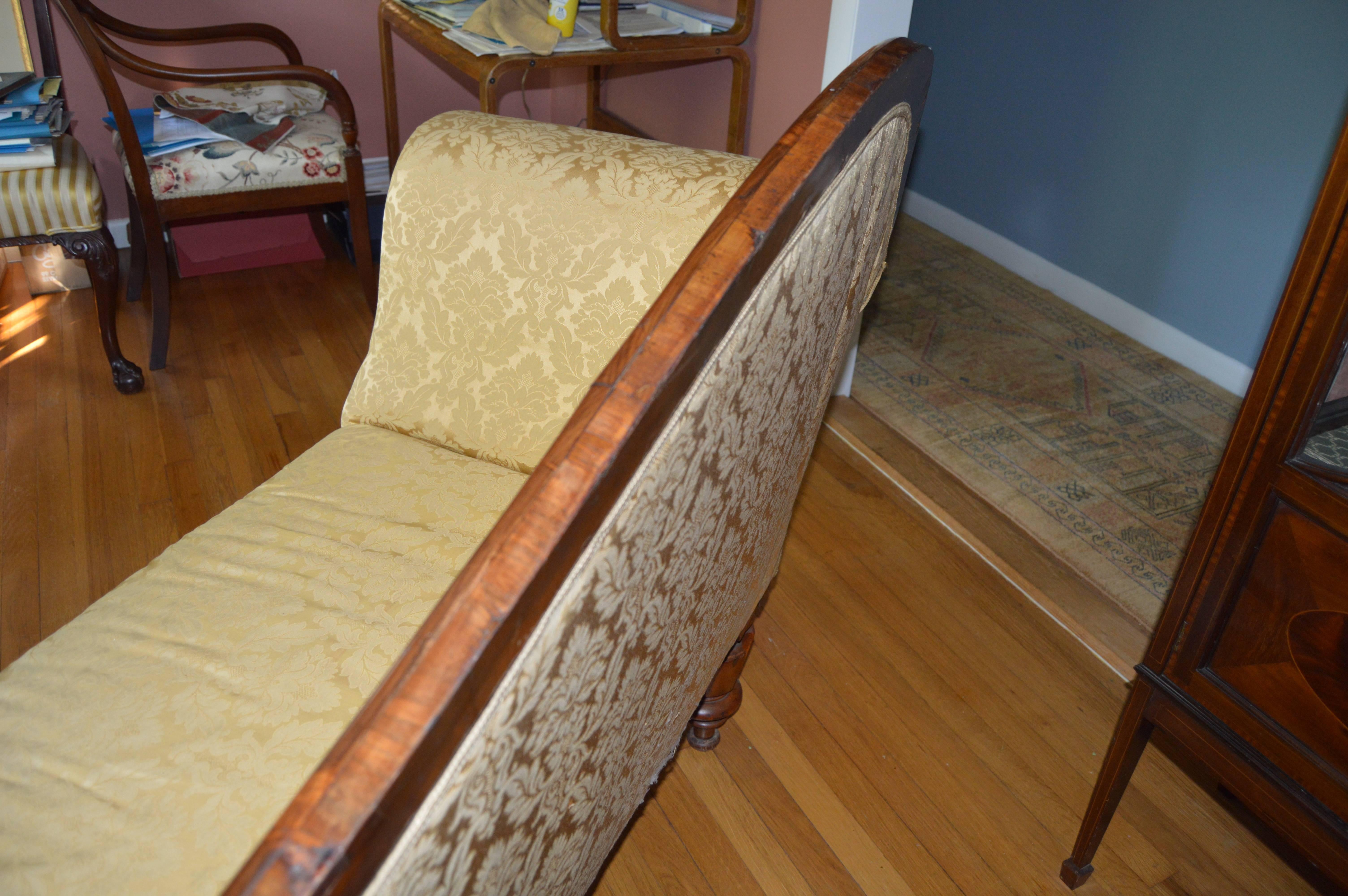 Carved Danish Biedermeier Chaise Longue In Good Condition In Garrison, NY
