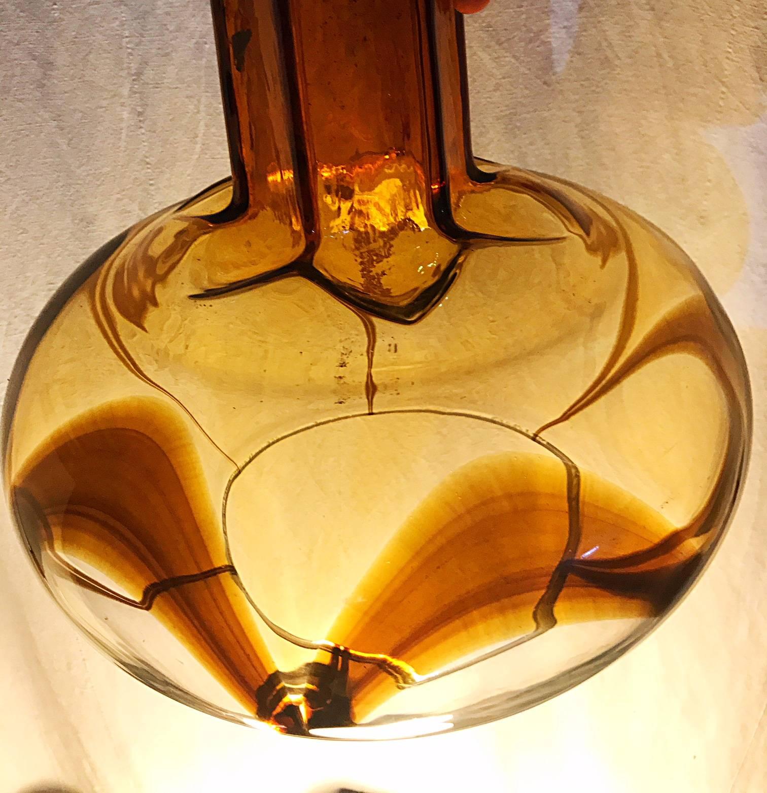 The 1970s Space Age Murano blown glass shade with a brushed steel with chain fixture adjusted.
A real stunning ORIGINAL vintage period lamp !! Model made in hand-made by the greatest glassmakers (all offers are studied) to add the international