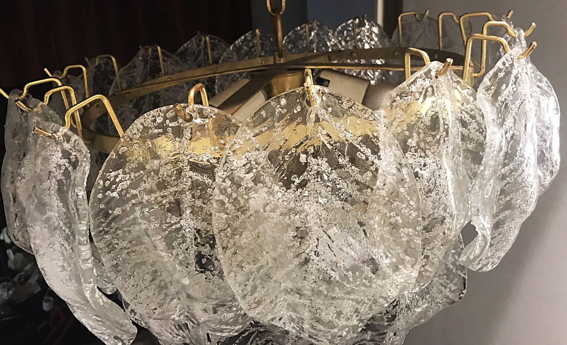 Mazzega mid-century Murano chandelier Ice Frost Glass Leaves 2 Level, 1960 In Good Condition For Sale In Denia, ES