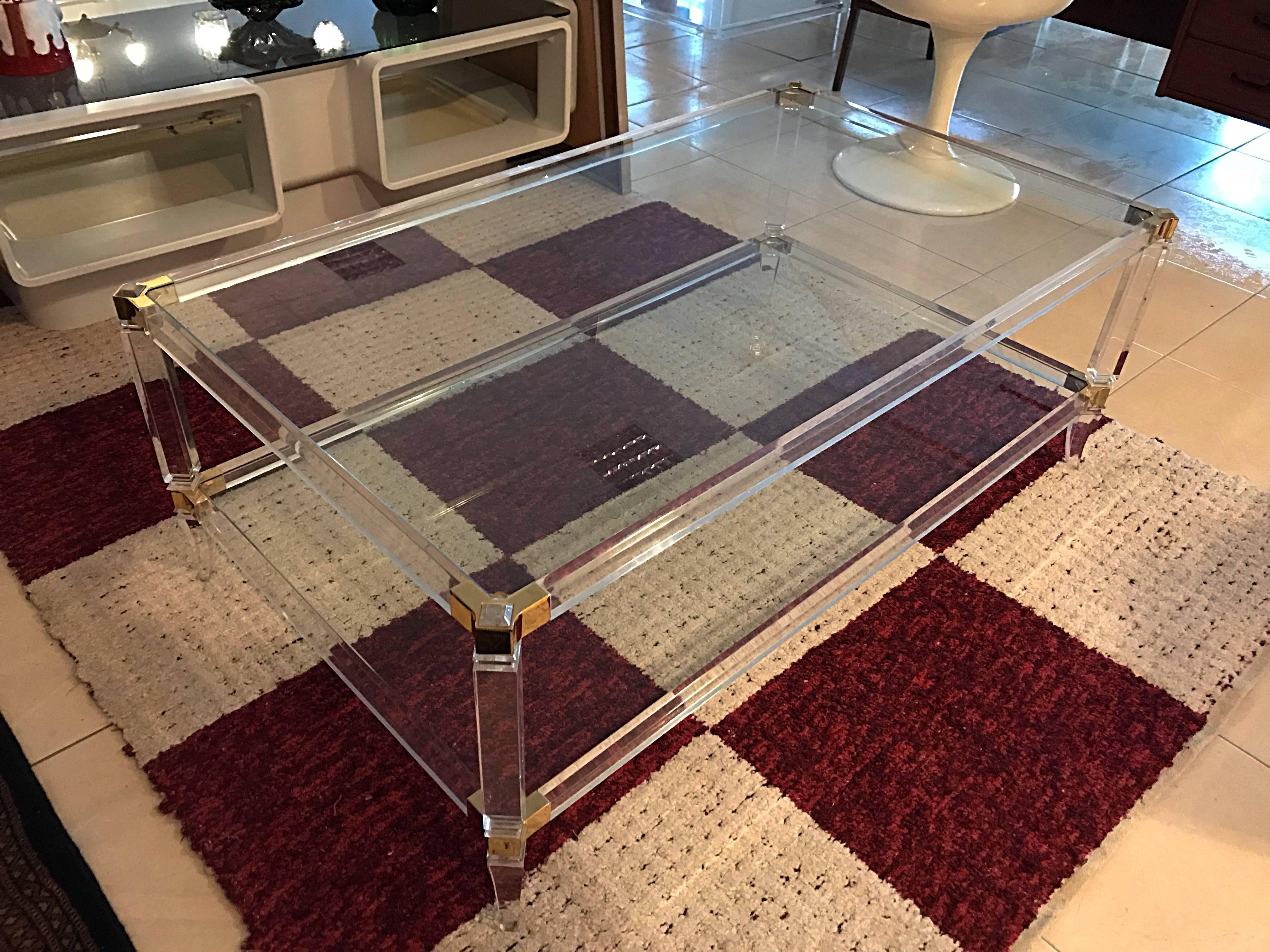 Lucite mid-century modern Coffee Table gilt brass French , 1960 For Sale 4