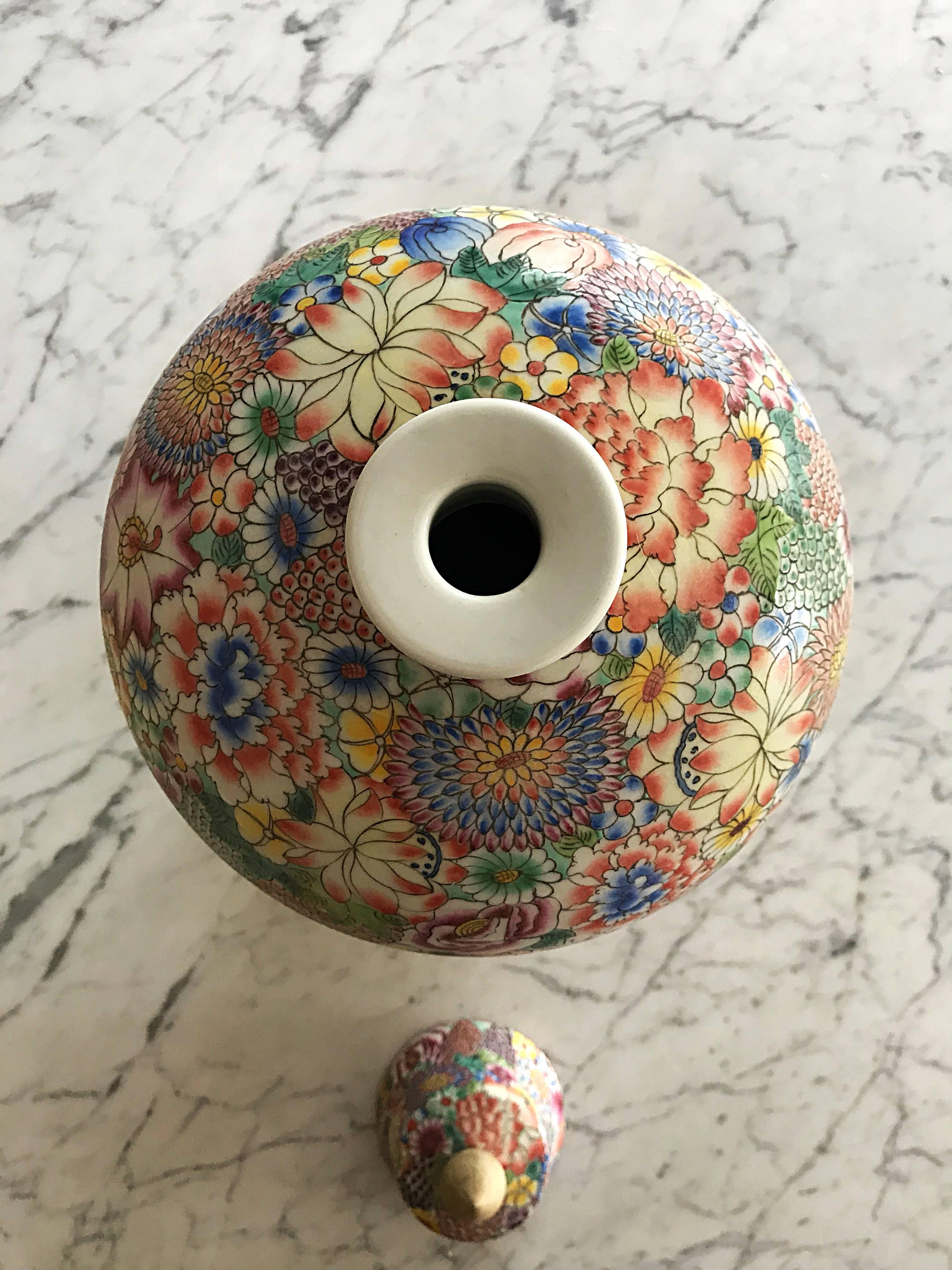 20th Century Vase Chinese Ceramic the 