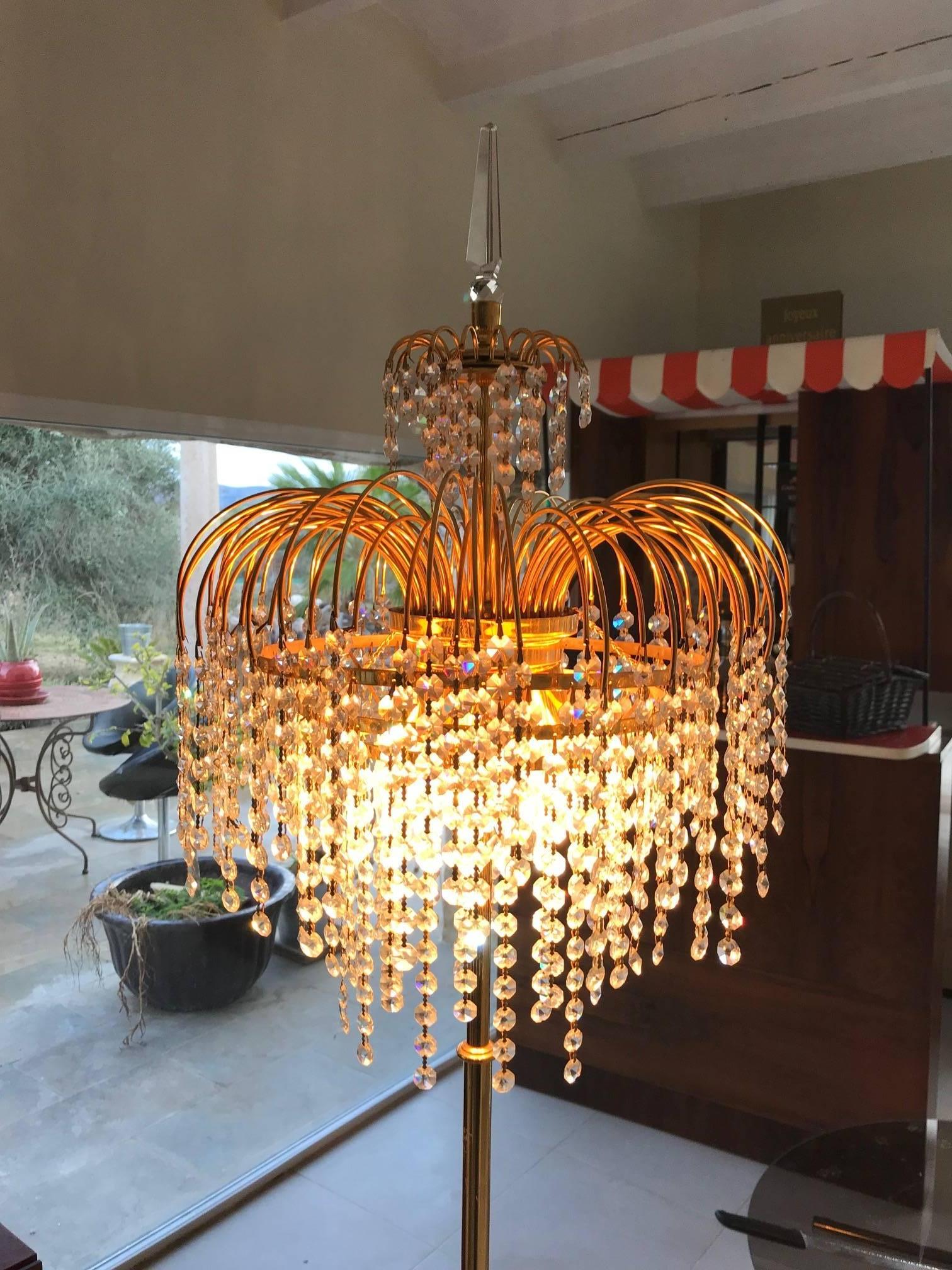 Italian murano Gilt lamp floor with palm leaves cristal pendant , 1960 
Elegant and stunning design with extreme quality of made . 