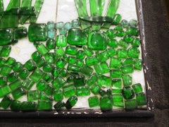 Verre soufflé coloré décoratif en relief Bass-Relief des années 1970