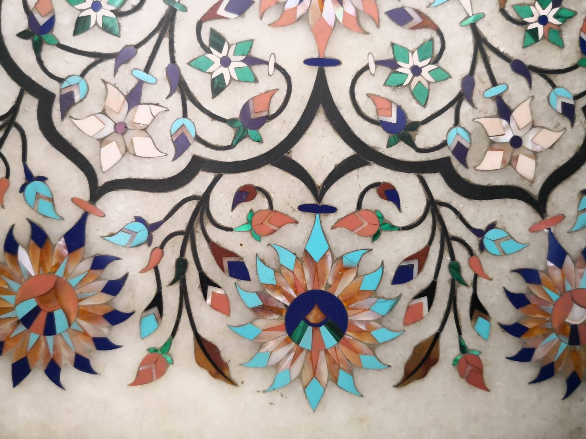 Octagonal Italian Pietre Dure Semiprecious Hardstone Inlay White Marble Tabletop In Good Condition For Sale In Marbella, ES