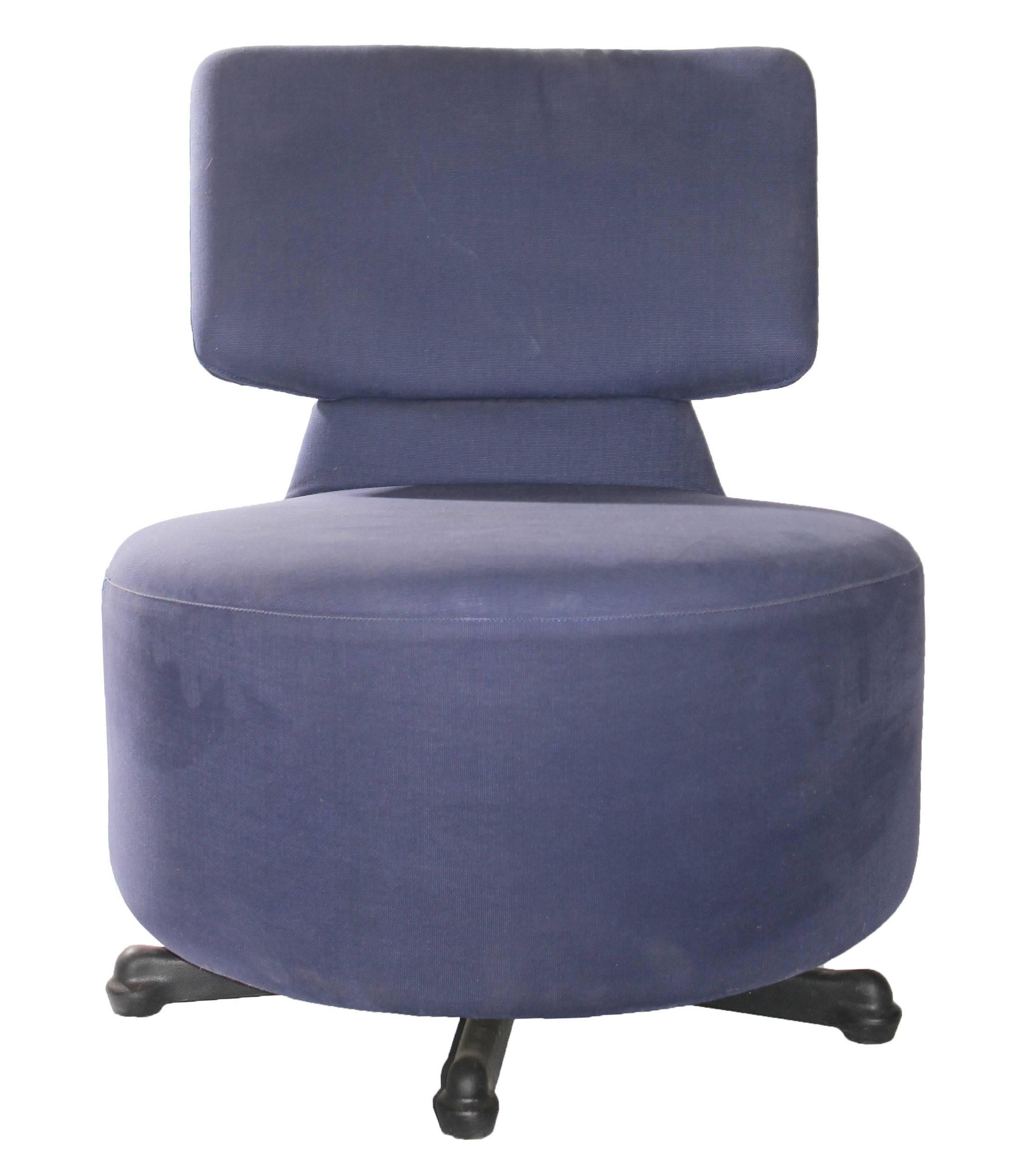 Upholstered swivel backrest with backrest 'aki', designed by Toshiyuki Kita for Cassina in 2000. It is fixed on a steel base, with moulded CFC-free polyurethane foam, polyester wadding, and removable fabric covers.


  