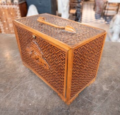 Wunderschöne chinesische Schmuckschatulle aus Holz aus den 1950er Jahren mit geometrischem Gittermuster