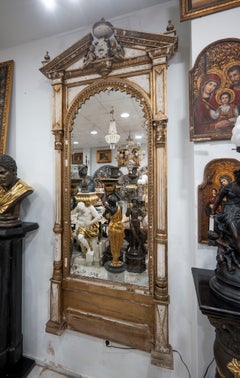 Coppia di grandi specchi neoclassici degli anni ’50 dell’Ottocento con finitura dorata e policroma