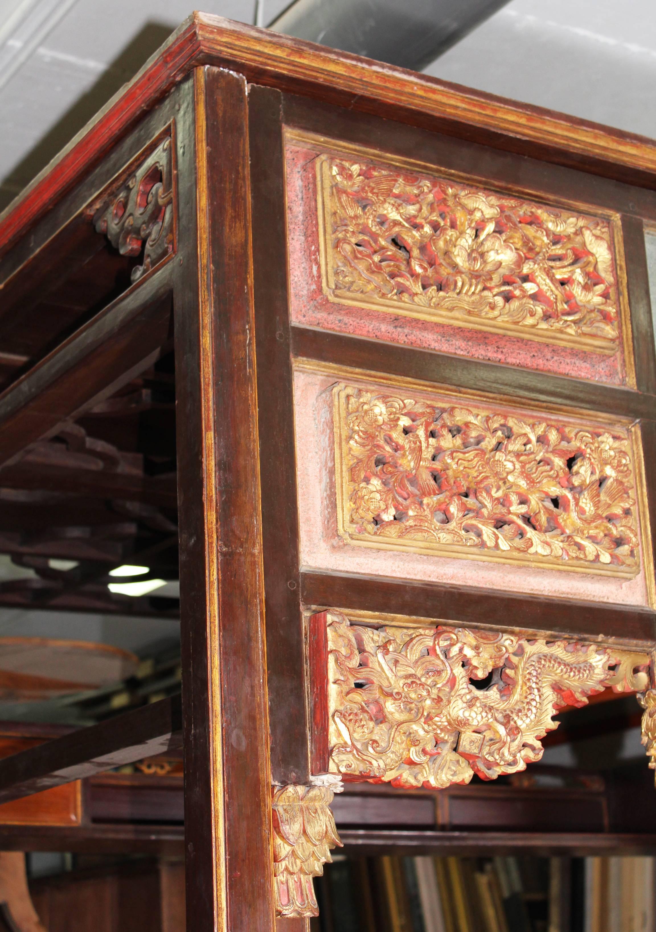 19th Century Chinese Canopy Wedding Bed In Good Condition For Sale In Marbella, ES