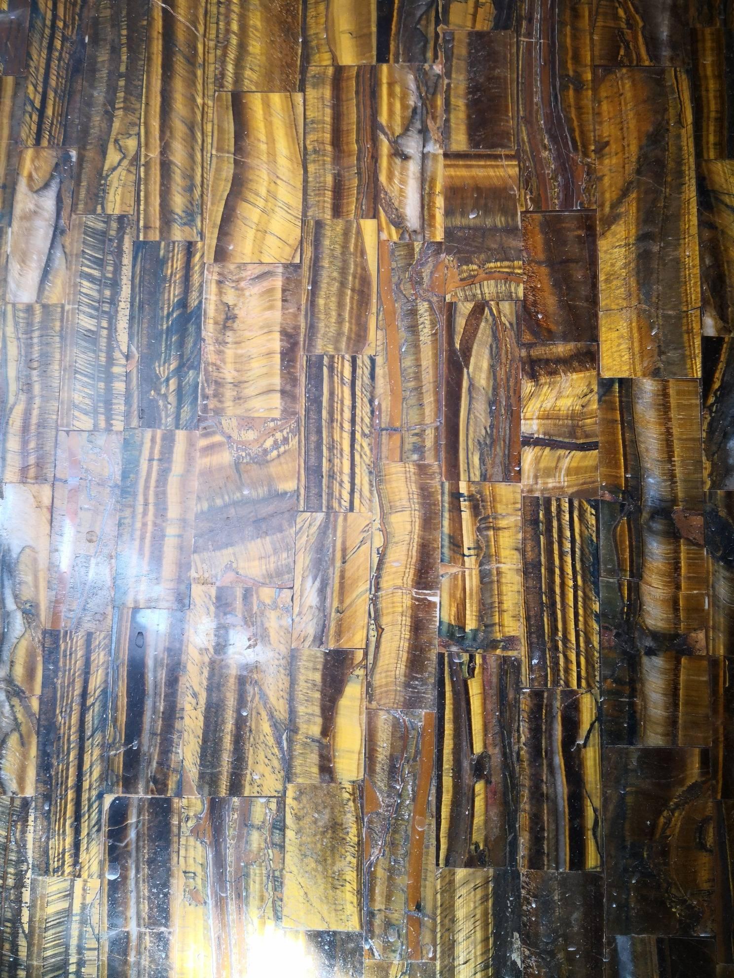 Italiano Piano da tavolo rettangolare in pietra dura Pietre Dure con mosaico occhio di tigre in vendita