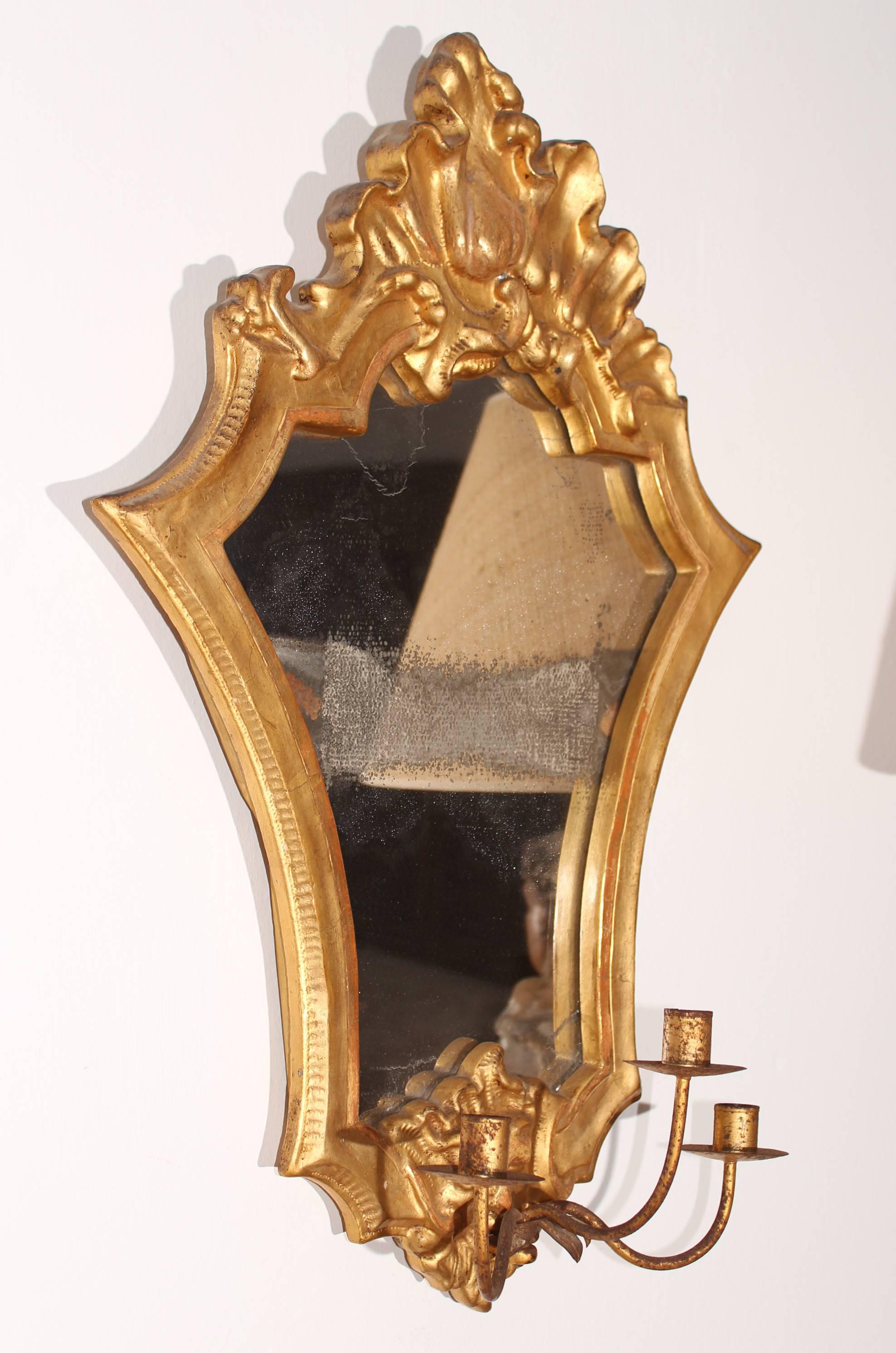 1700s, Pair of Gold Giltwood Wall Mirrors and Sconces In Good Condition In Marbella, ES