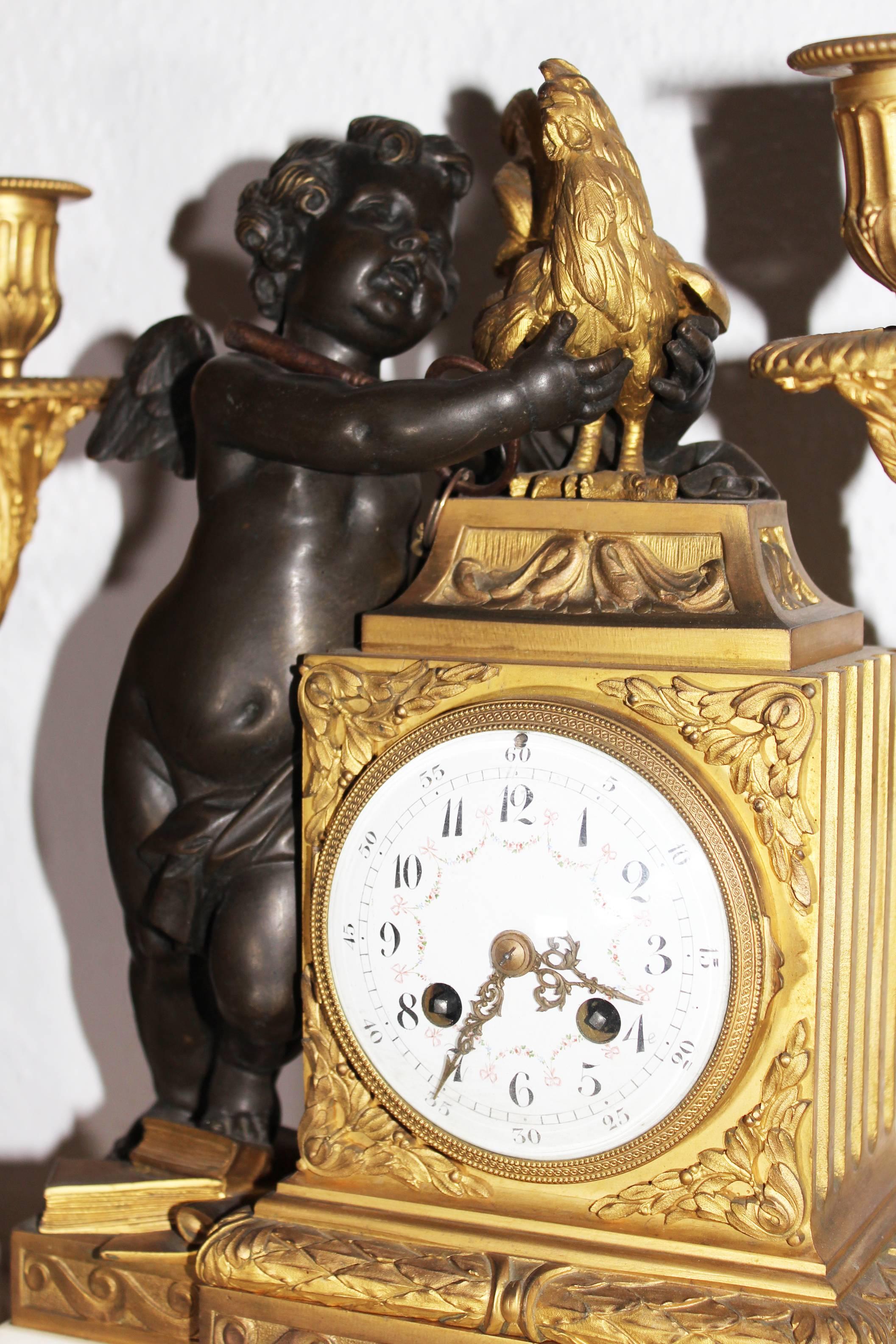 Baroque 1800s French Luis XVI Style Tabletop Clock with Angels For Sale