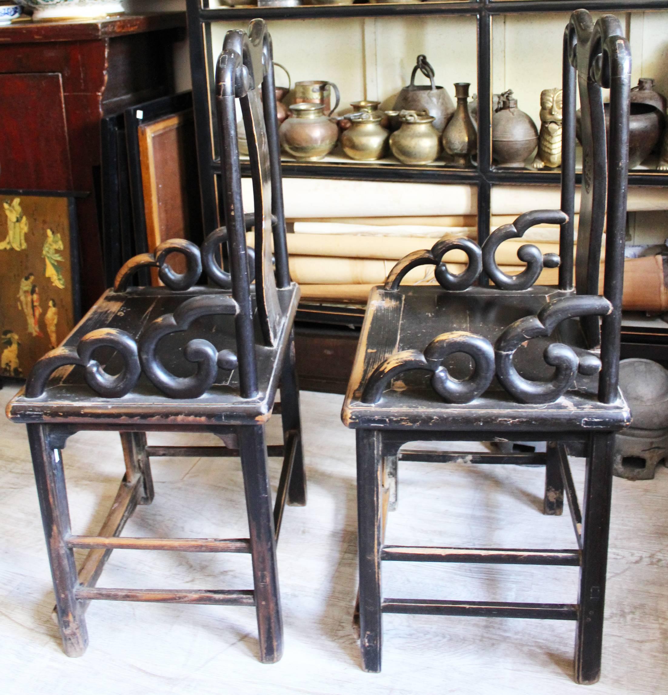 1800s Pair of Wooden Chinese Chairs with Open Backrest In Good Condition For Sale In Marbella, ES