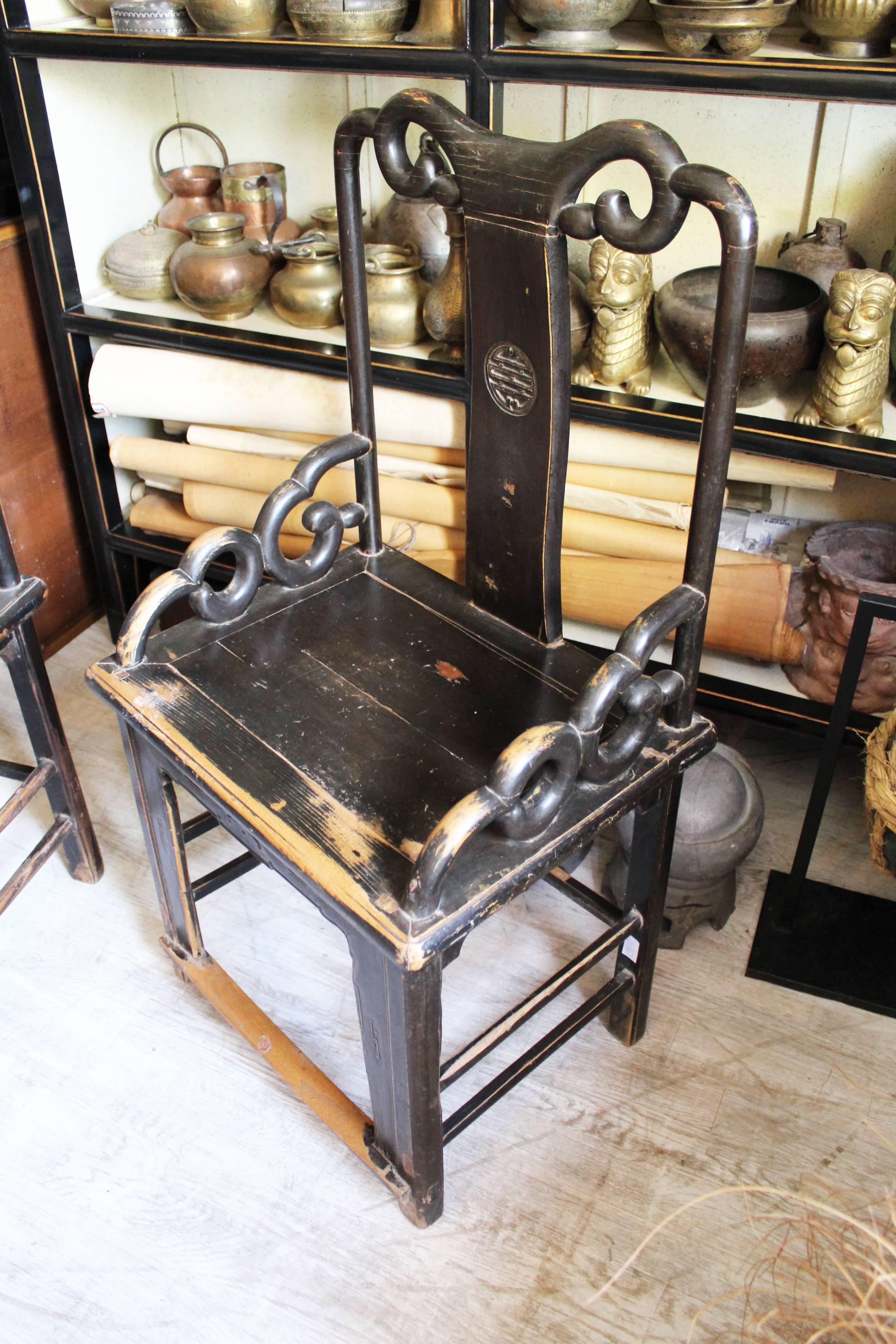 1800s Pair of Wooden Chinese Chairs with Open Backrest For Sale 1