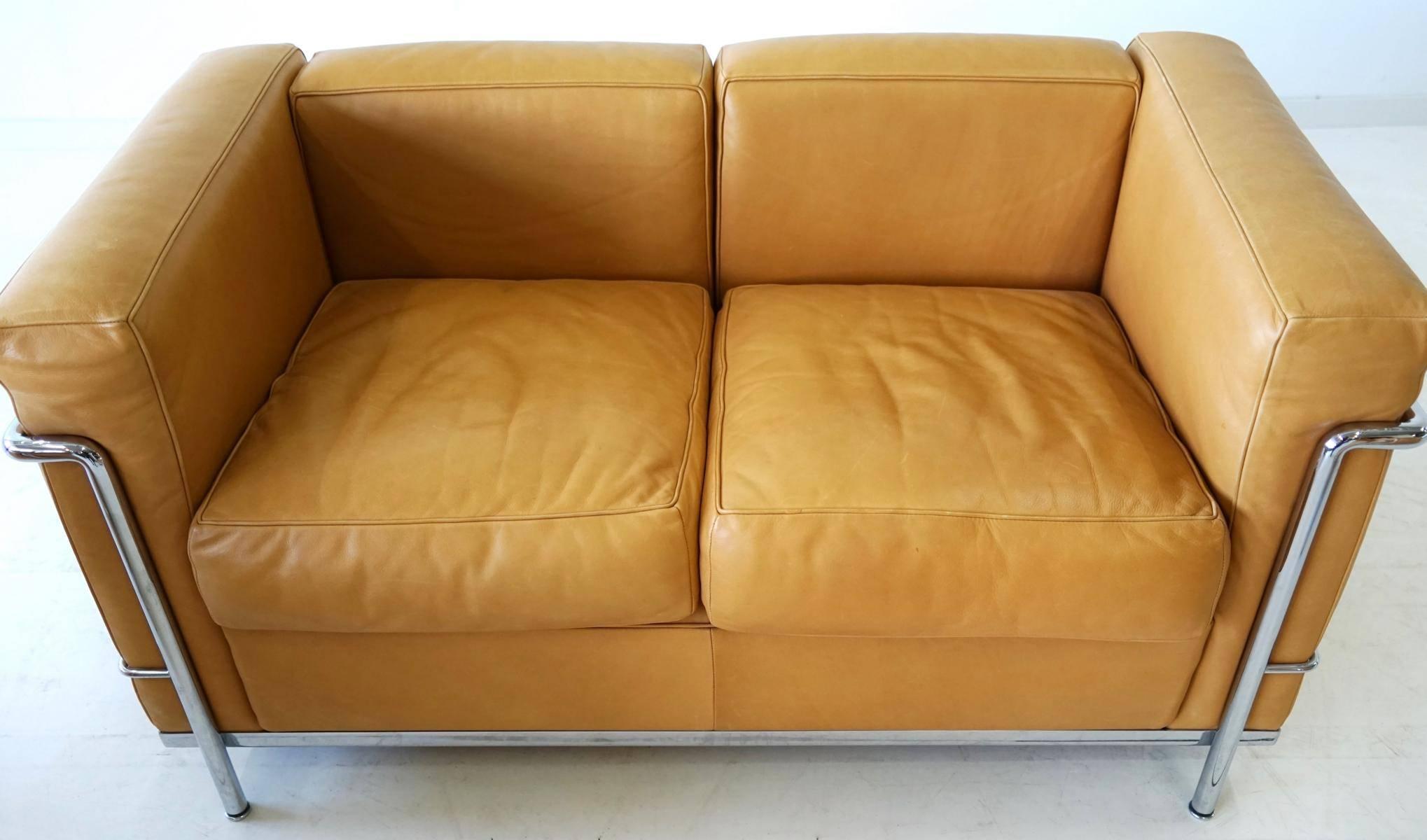 Mid-20th Century Original Le Corbusier LC 2 Seating Group Sofa and Two Chairs, Leather
