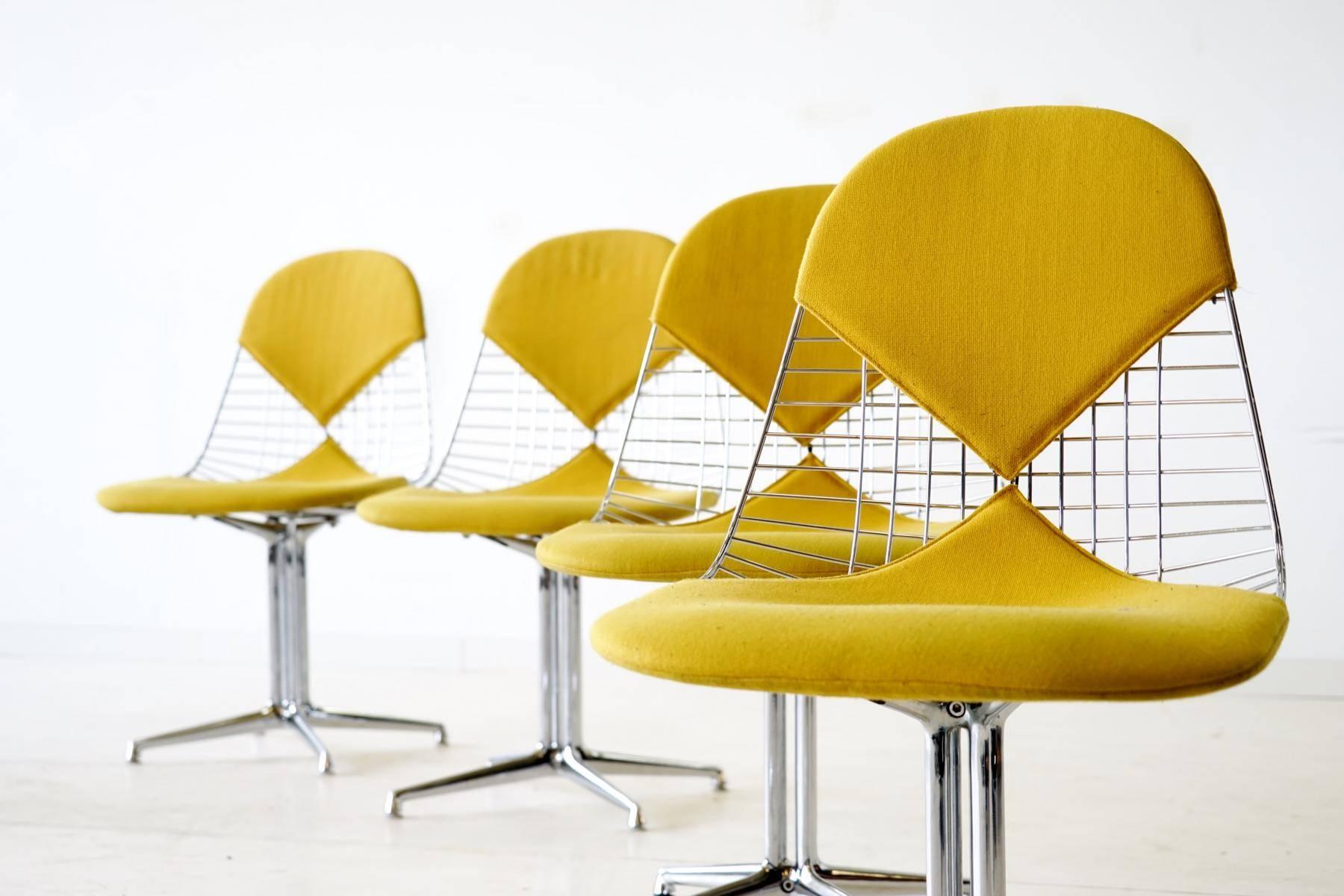 Satz von sechs Eames-Bikini-Beistellstühlen mit Drahtbezug und Bikini Herman Miller La Fonda-Sockel im Zustand „Gut“ in Telgte, DE