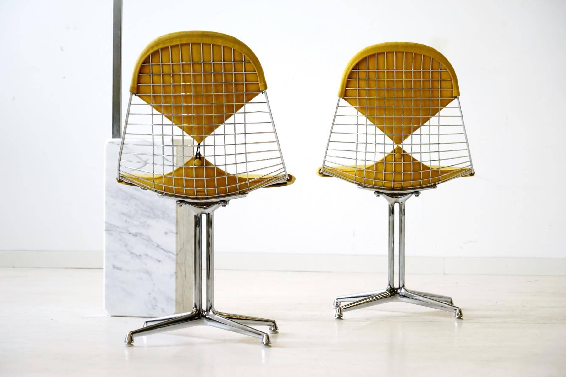 20th Century Set of Six Eames Wire Side Bikini Chair Bikini Herman Miller La Fonda Base