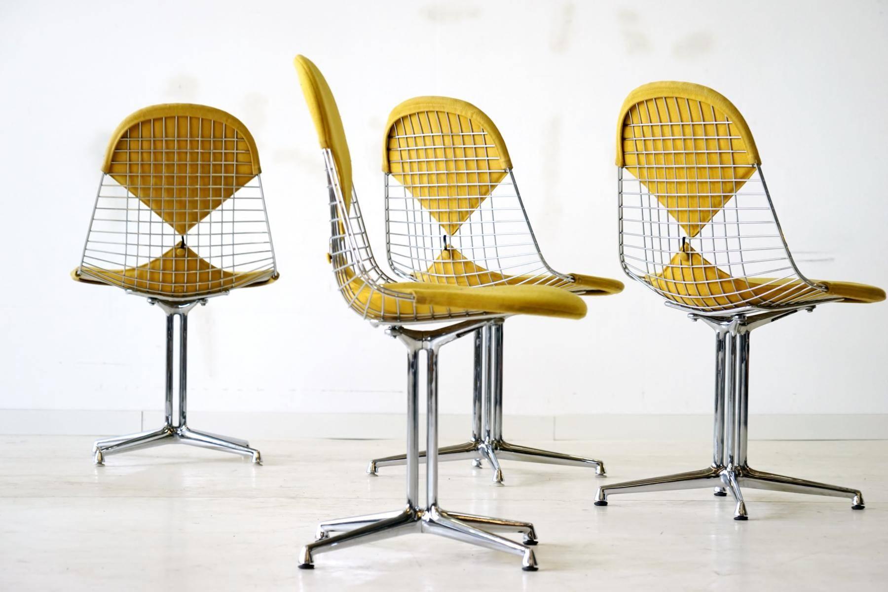 Satz von sechs Eames-Bikini-Beistellstühlen mit Drahtbezug und Bikini Herman Miller La Fonda-Sockel 2