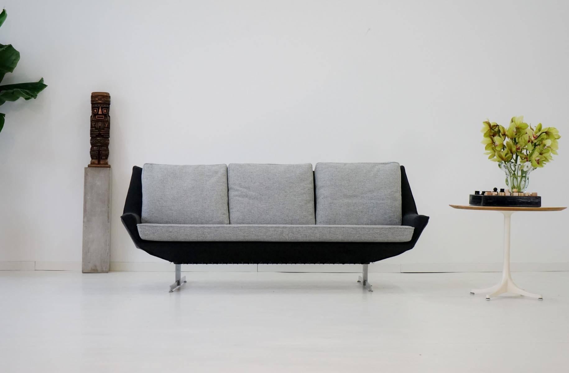 1950s Three-Seat Sofa by Knoll Midcentury Hallingdal Canapé Couch (Deutsch)