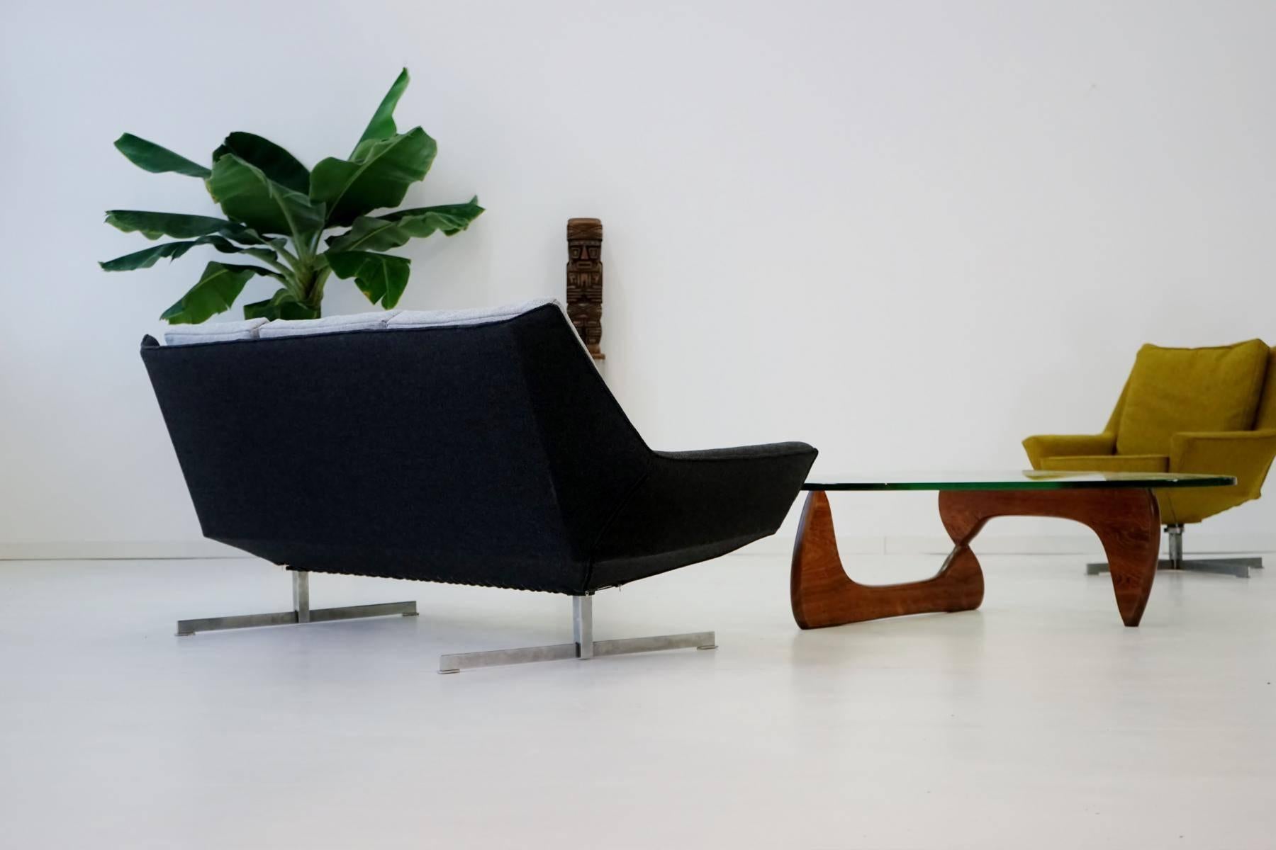 1950s Three-Seat Sofa by Knoll Midcentury Hallingdal Canapé Couch 2