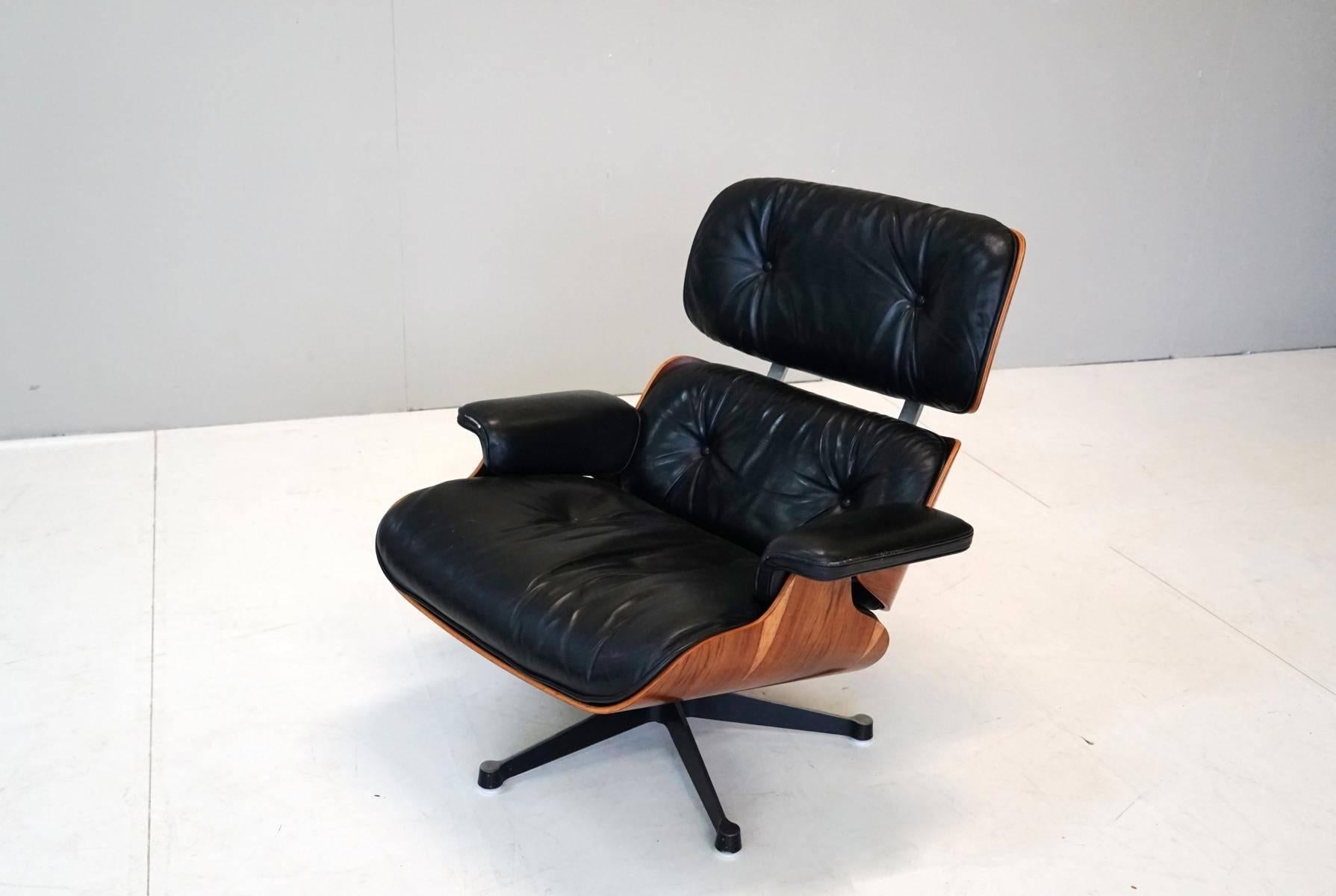 Mid-Century Modern Charles Eames Original Lounge Chair Herman Miller Leather Rosewood Armchair
