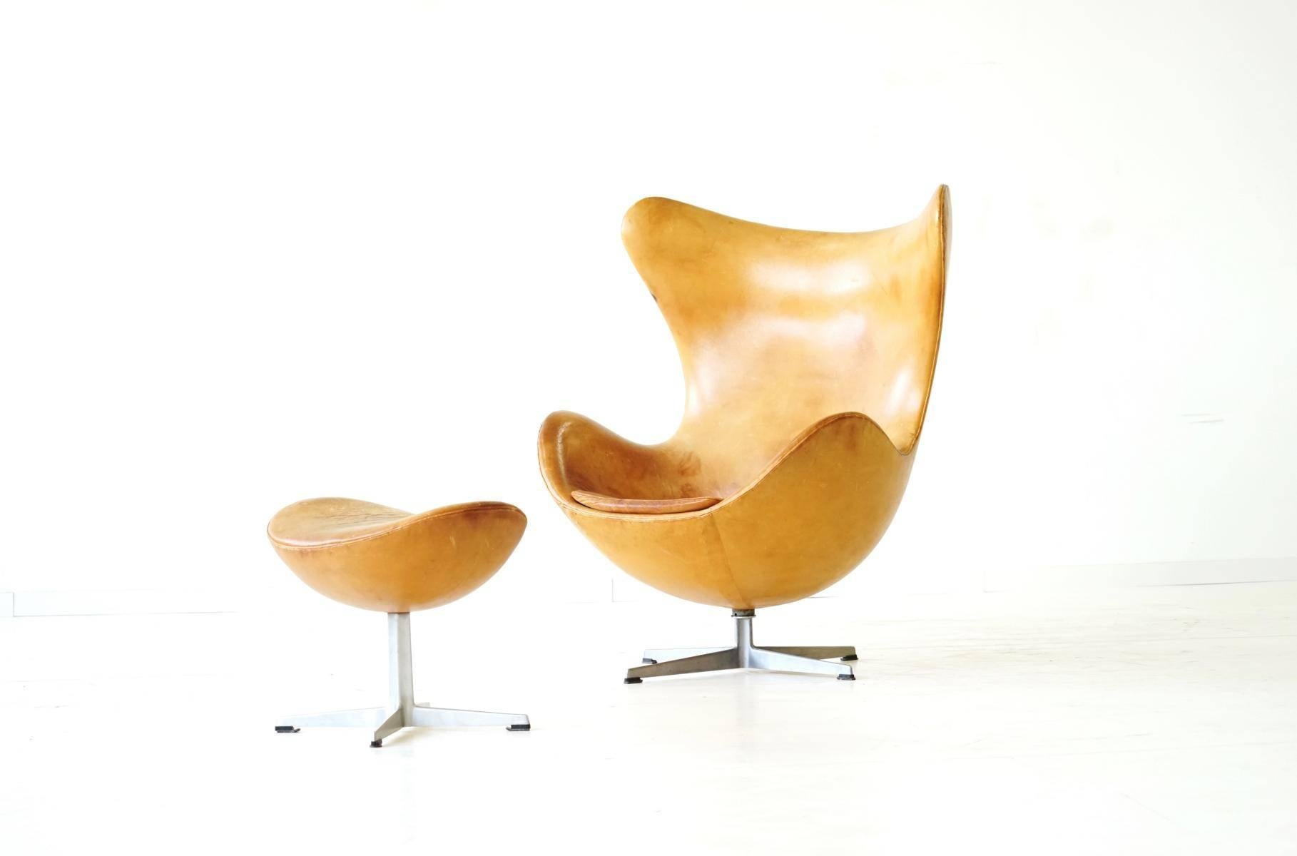 Arne Jacobsen Egg Lounge Chair and Ottoman, 1960s Fritz Hansen Leather 2