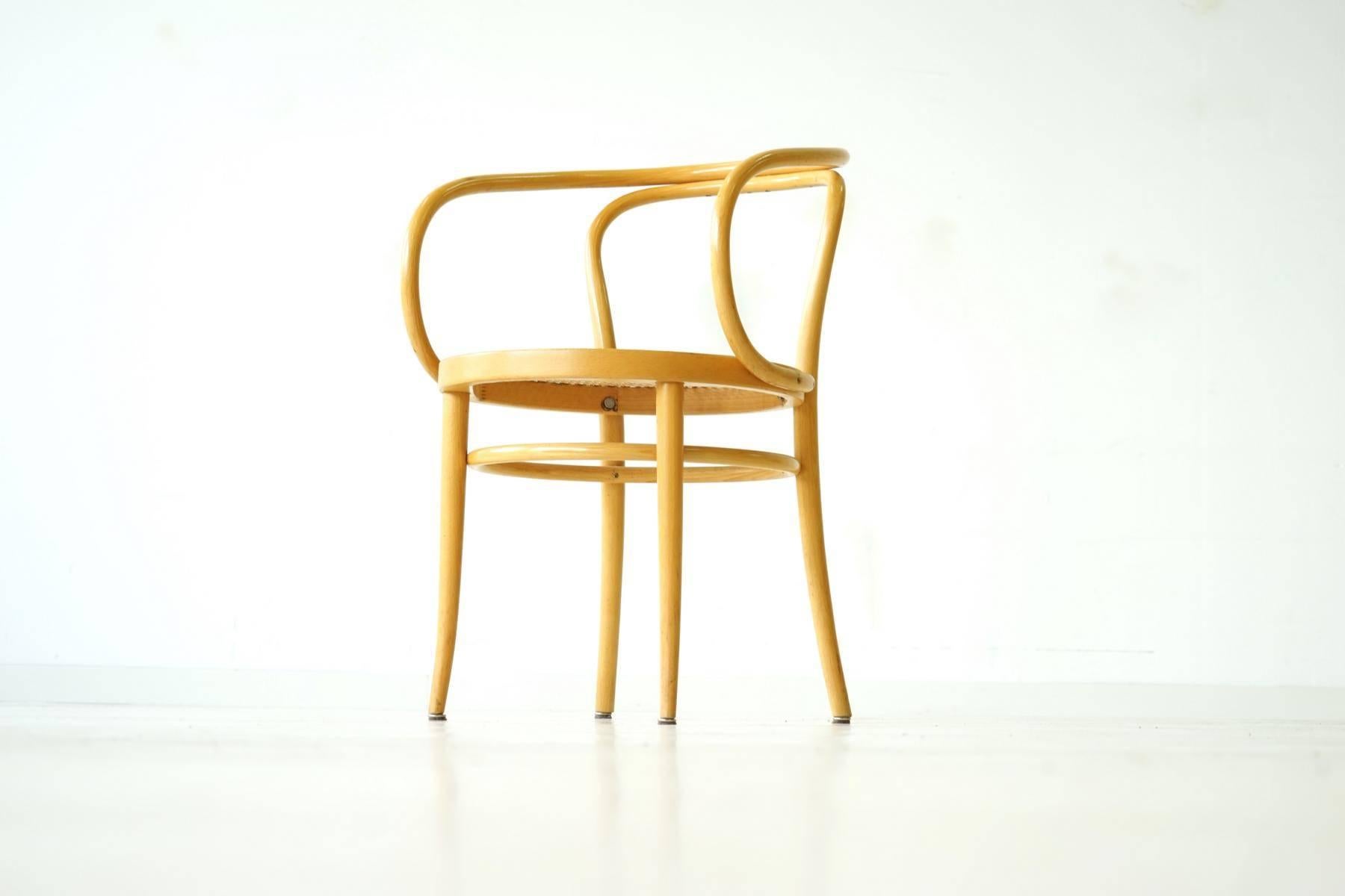 Set of Four Bentwood Classic No. 209 Thonet Armchair Bauhaus 3