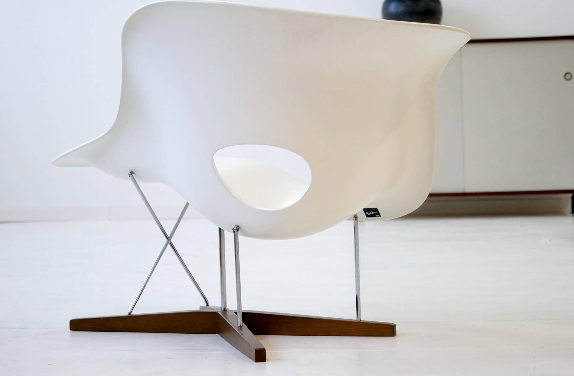 La Chaise von Eames für Vitra Chaise Loungesessel, Sessel mit Liegesessel (Kunststoff)