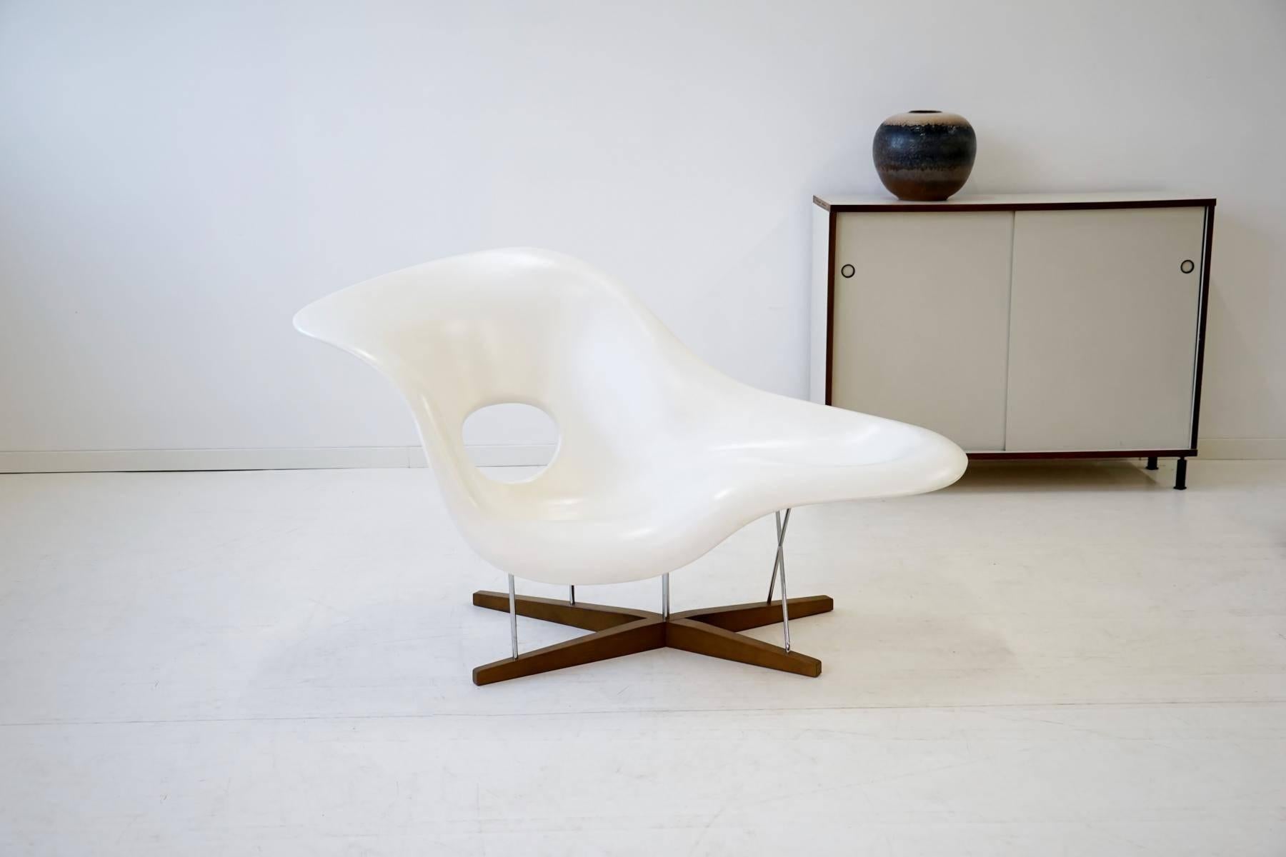 La Chaise von Eames für Vitra Chaise Loungesessel, Sessel mit Liegesessel im Zustand „Hervorragend“ in Telgte, DE
