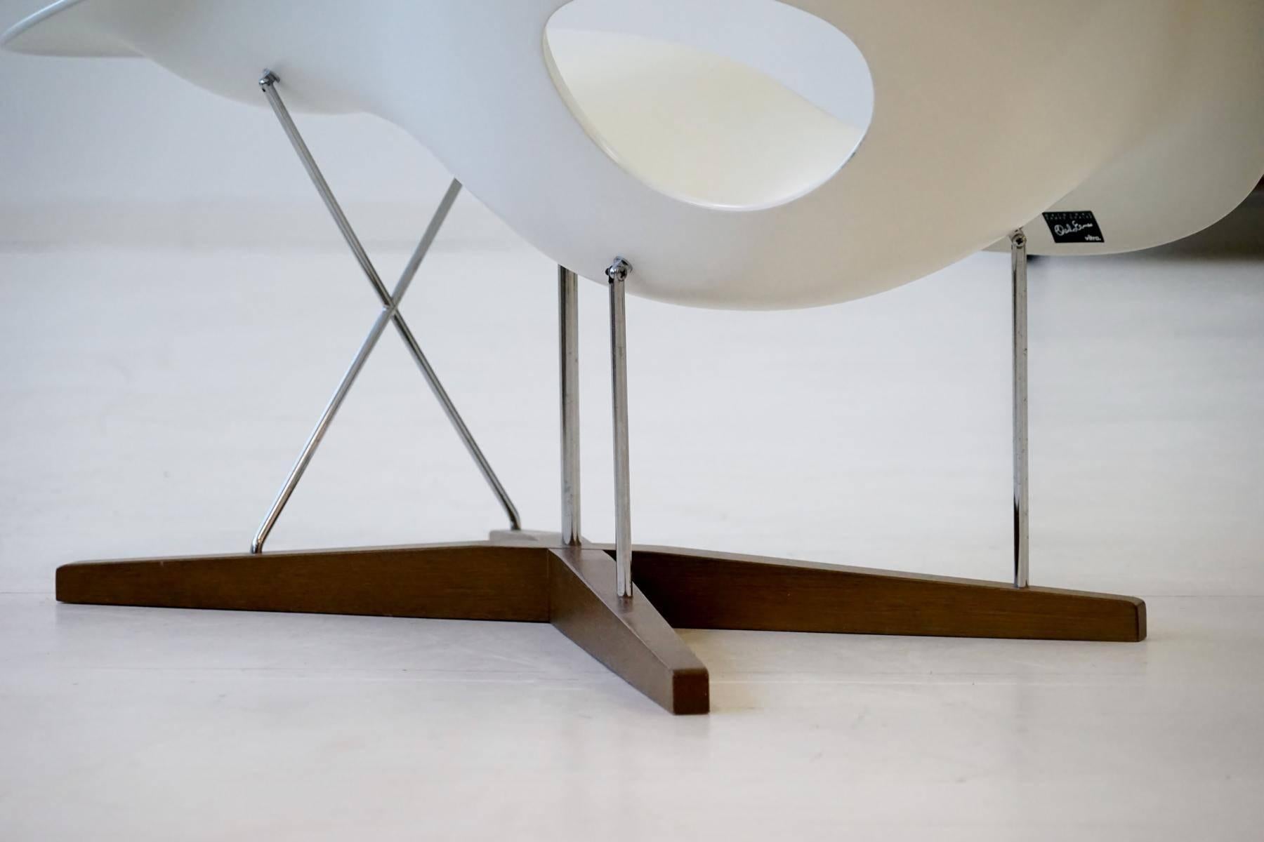 La Chaise von Eames für Vitra Chaise Loungesessel, Sessel mit Liegesessel 1