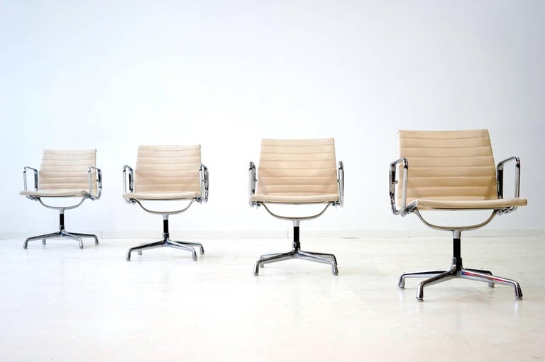 Set Of Four Eames Herman Miller Alu Office Conference Dining Chair Ea 107