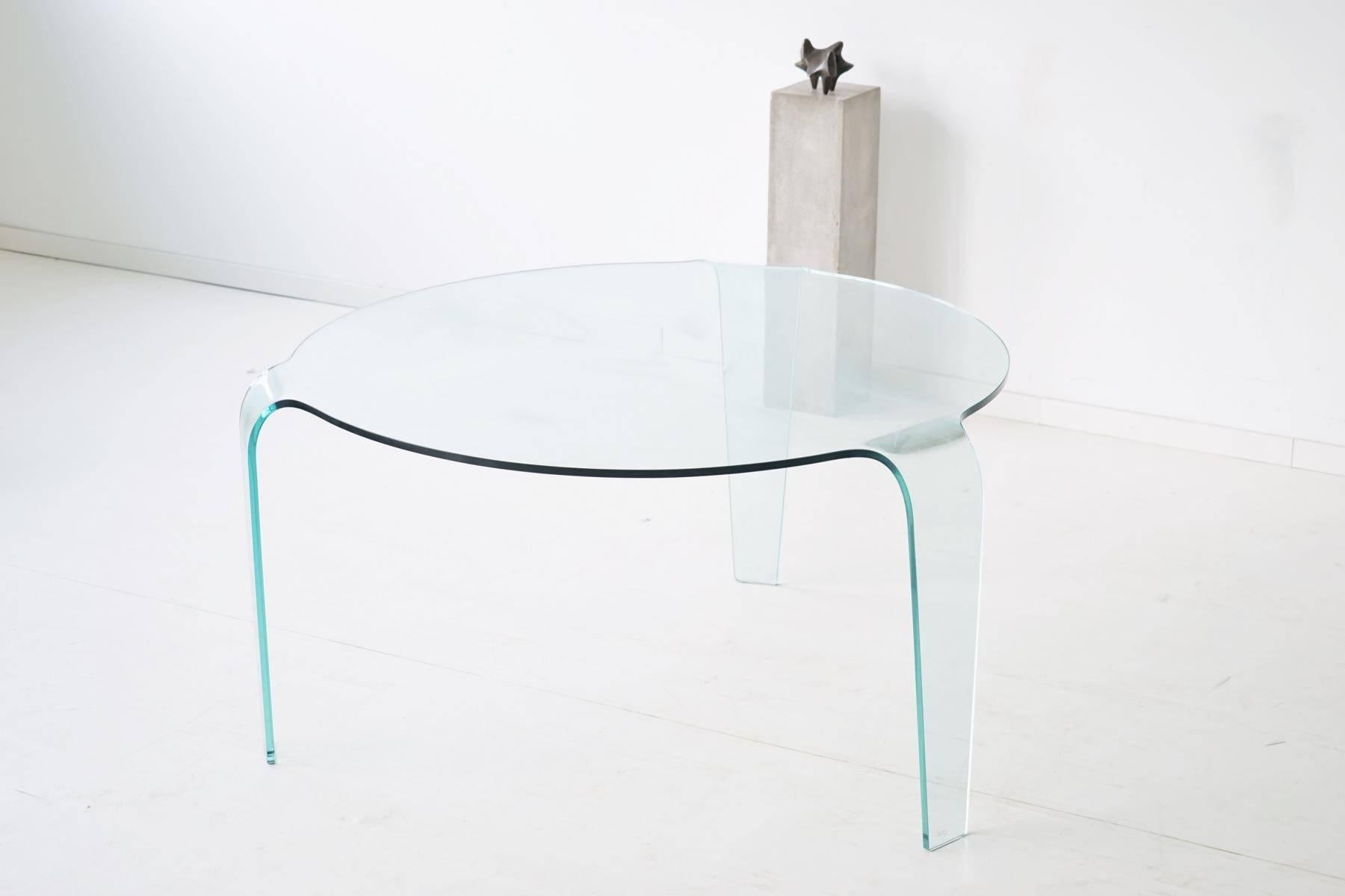 Roche Bobois Glass Dining Table from One Piece Three Legs Design Classic In Good Condition In Telgte, DE