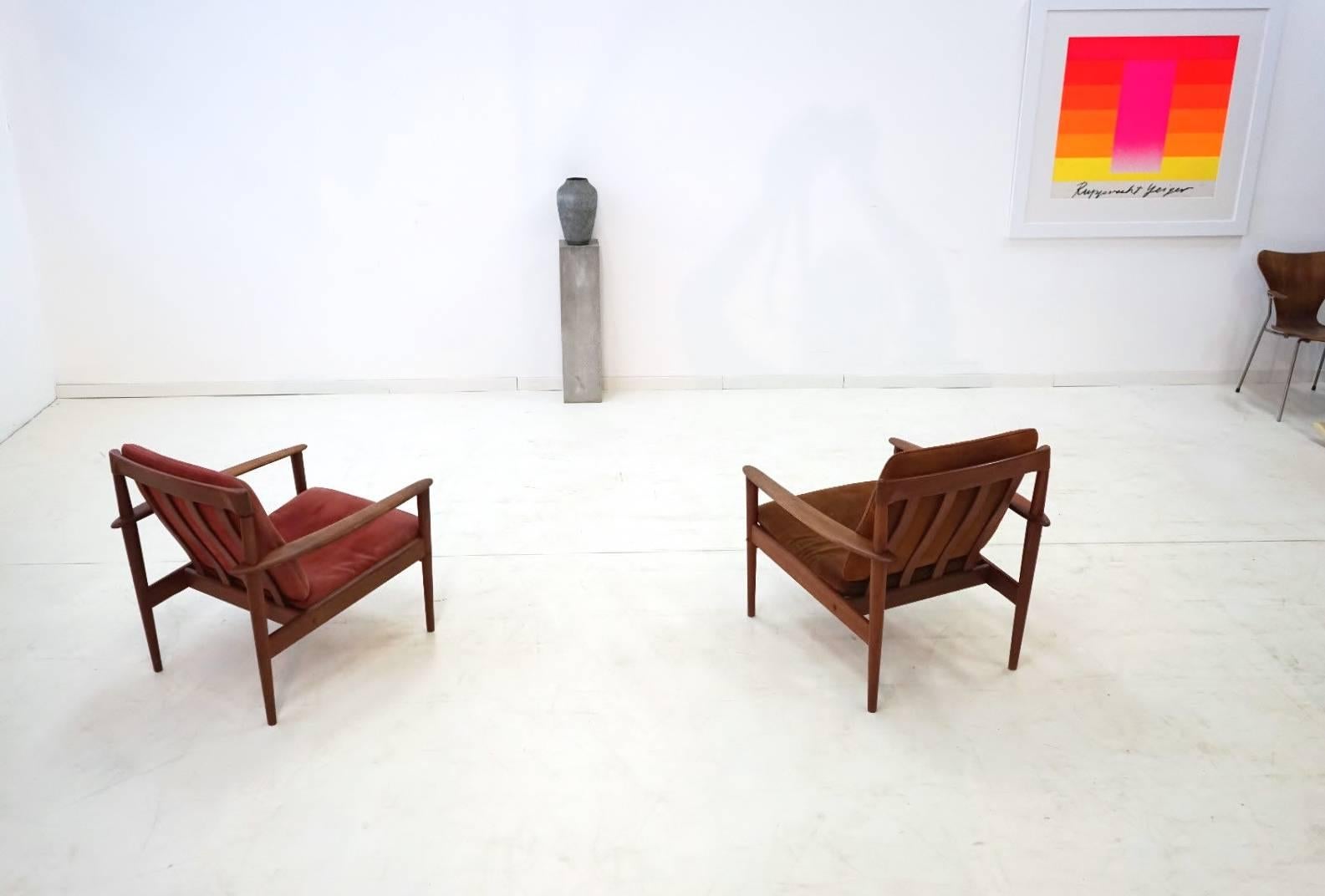 Set of two Grete Jalk Danish armchairs for Poul Jeppesen teak leather Scandinavian Modern
Armchairs by Grete Jalk, designed in the 1950s in Denmark and manufactured by Poul Jeppesen. Nubuck-leather.