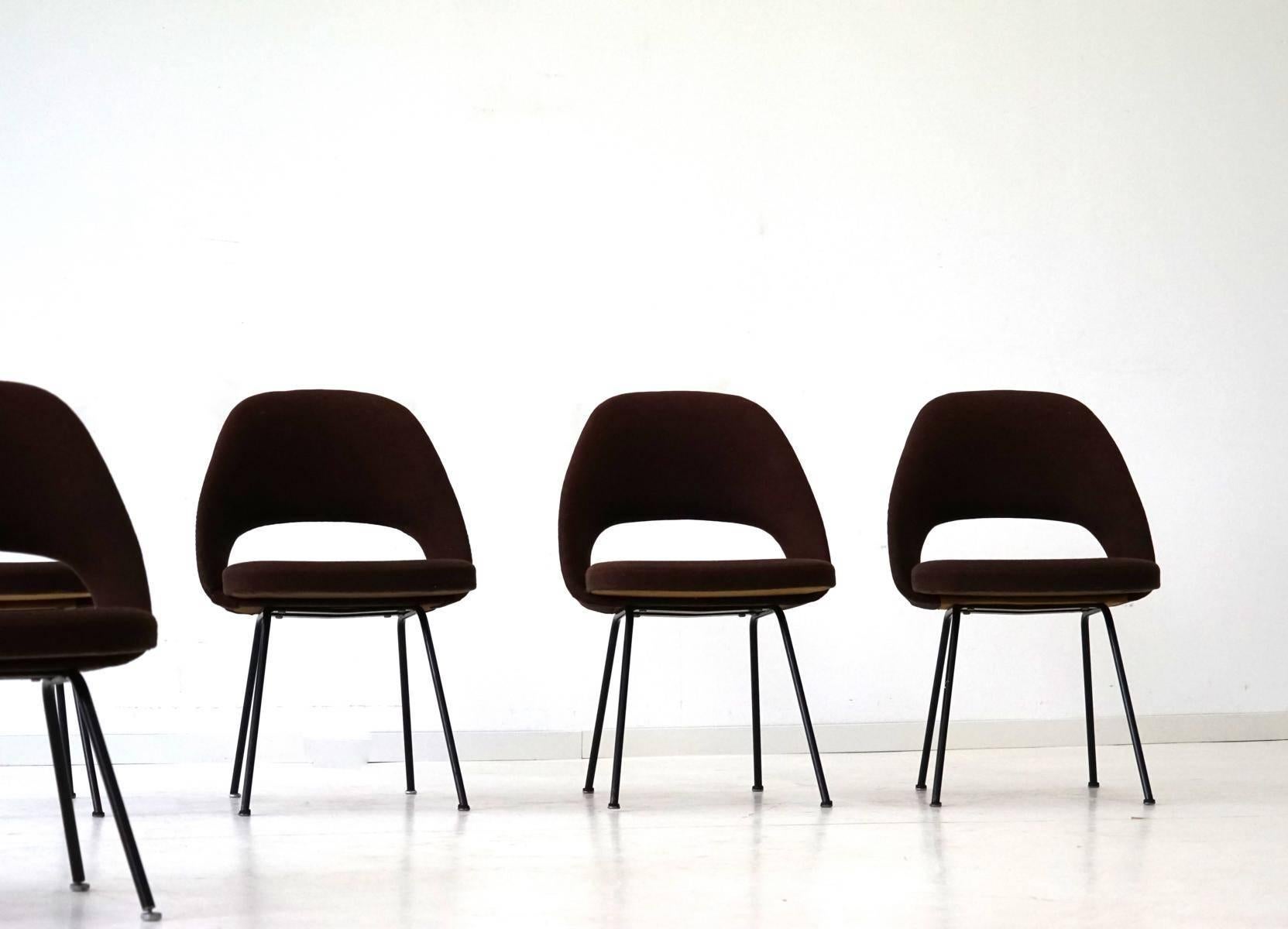 Set of Four Dining Side Chair Model 72 U by Eero Saarinen Knoll International 3