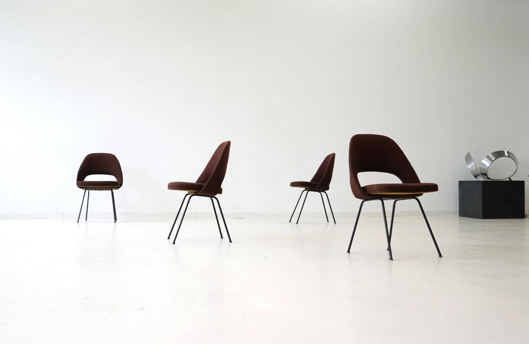 Mid-Century Modern Set of Four Dining Side Chair Model 72 U by Eero Saarinen Knoll International