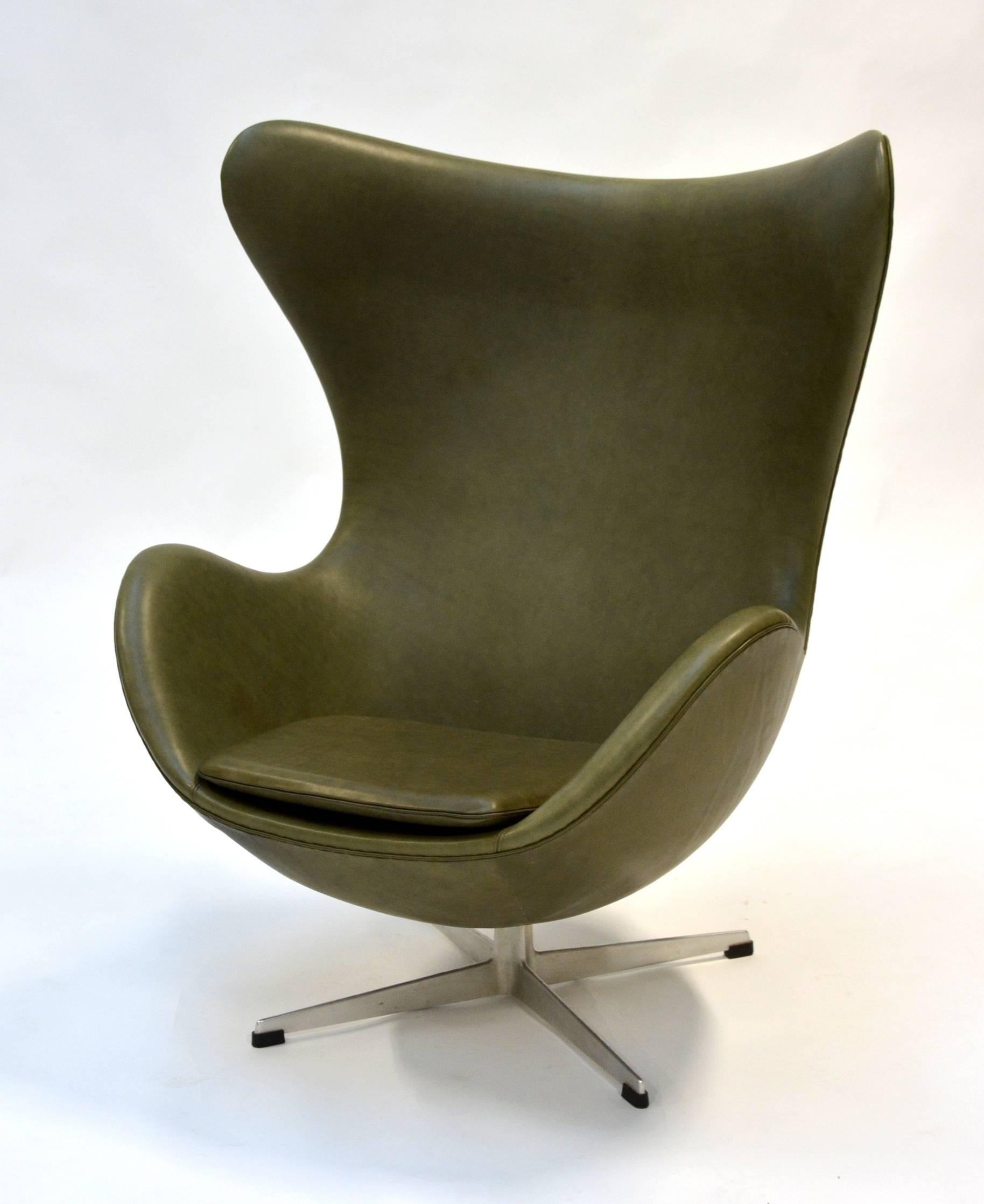 Danish Egg Lounge Chair by Arne Jacobsen, Fritz Hansen, Leather