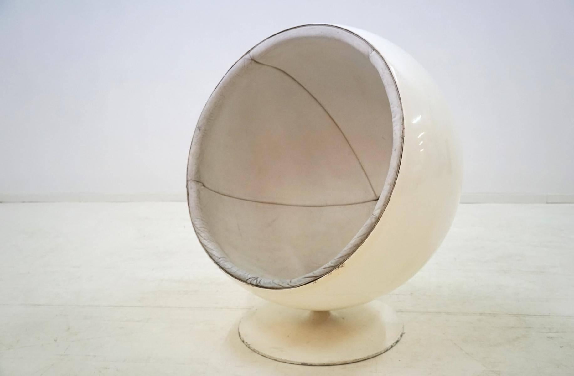 Mid-20th Century Original Ball Chair by Eero Aarnio Asko