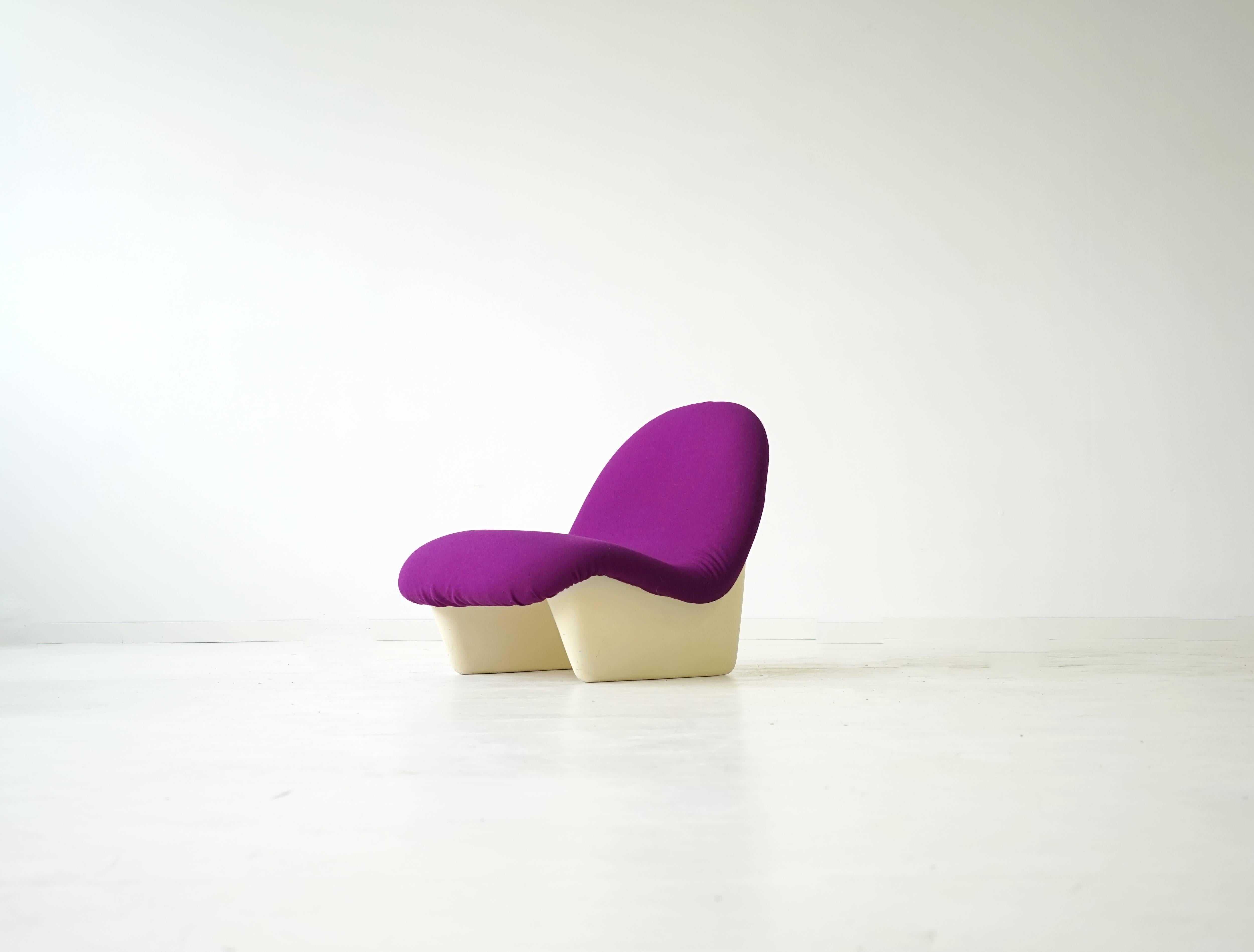 Sadima chairs by Luigi Colani, BASF 1970s, Space Age
Shell in plastic, upholstered in purple fabric.
Perfect condition, early production.