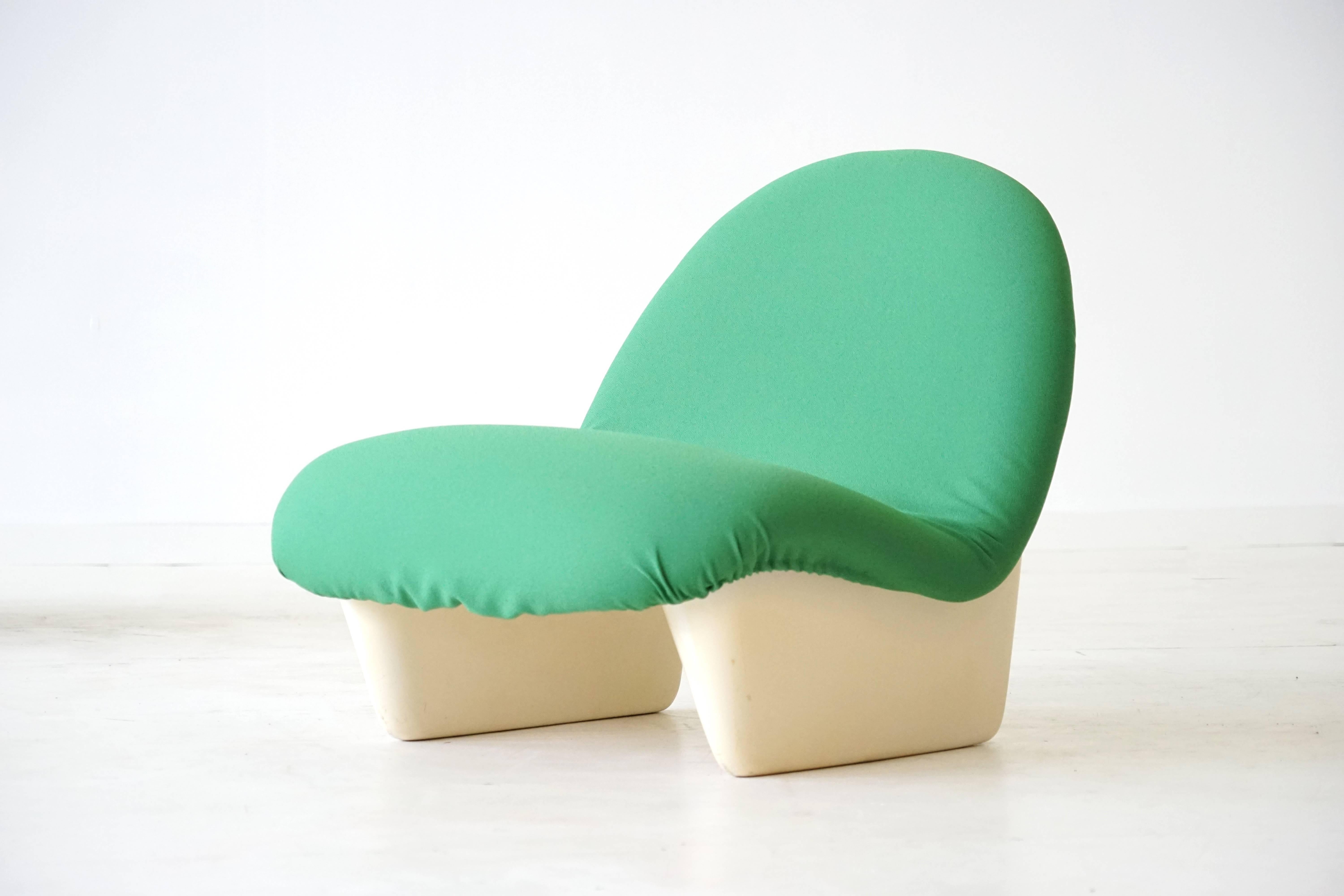 Sadima chairs by Luigi Colani, BASF 1970s, Space Age
Shell in plastic, upholstered in green fabric.
Perfect condition, early production.