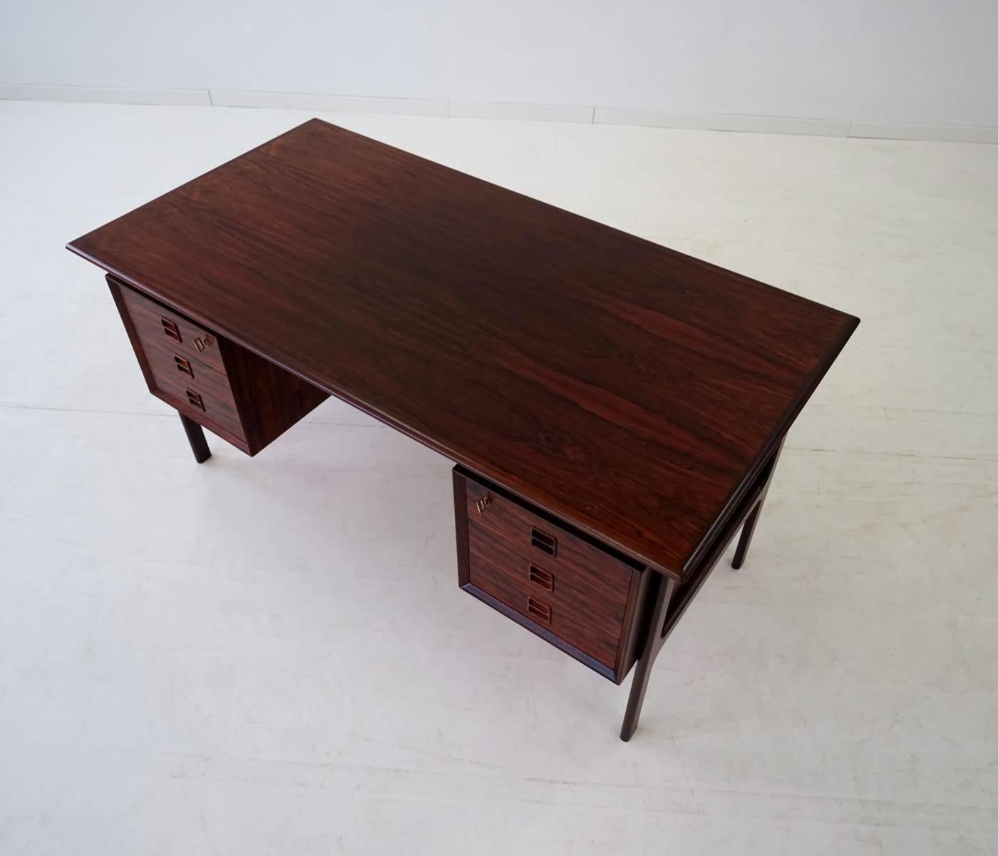 Arne Vodder for Sibast Midcentury Palisander Desk In Excellent Condition In Telgte, DE