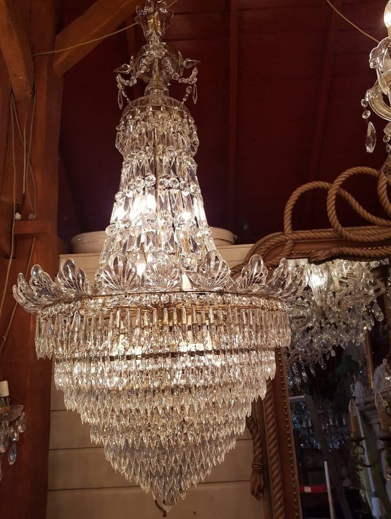Large Crystal and Brass Bag Chandelier with 12 Lights, 20th Century For Sale 1