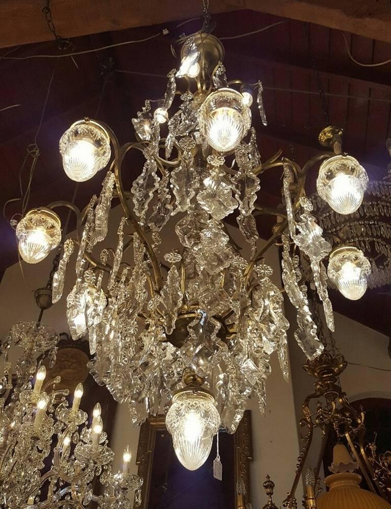 Large French Chandelier with 13 Lights and Beautiful Glass Shades, Early 1900 In Good Condition For Sale In Oldebroek, NL