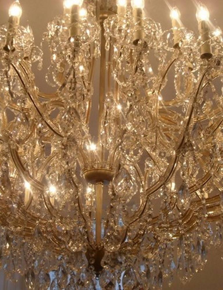Large Maria Therese Chandelier with 60 Lights, 21st Century In Excellent Condition For Sale In Oldebroek, NL