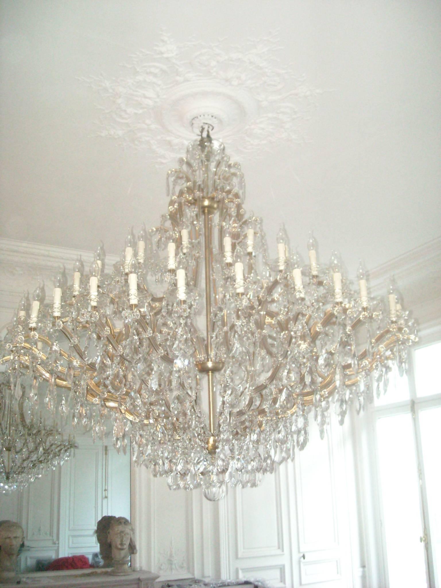 Large Maria Therese Chandelier with 60 Lights, 21st Century For Sale 1