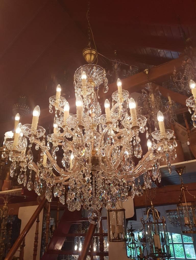 Large New Maria Theresia Chandelier, Impressive Model with 24 Lights, Dutch In Excellent Condition For Sale In Oldebroek, NL