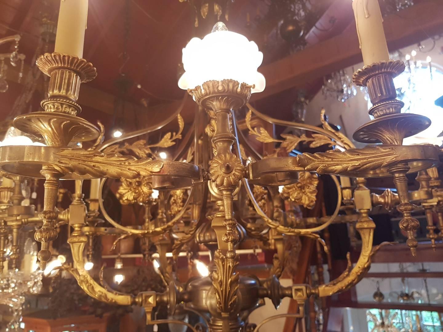 Large French Bronze and Brass Chandelier, 15 Lights, Early 1900 For Sale 1