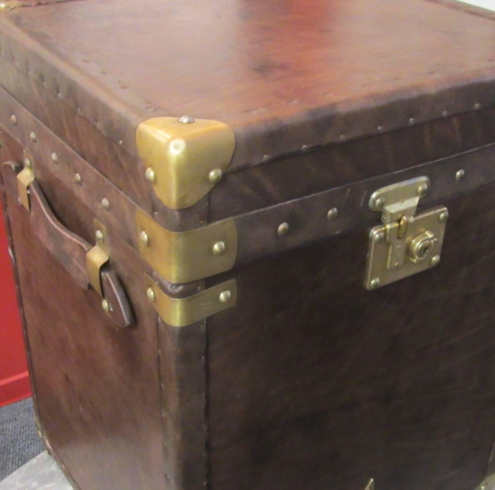 English Leather Brass Bound Trunks In Excellent Condition In Paradise Point, Queensland